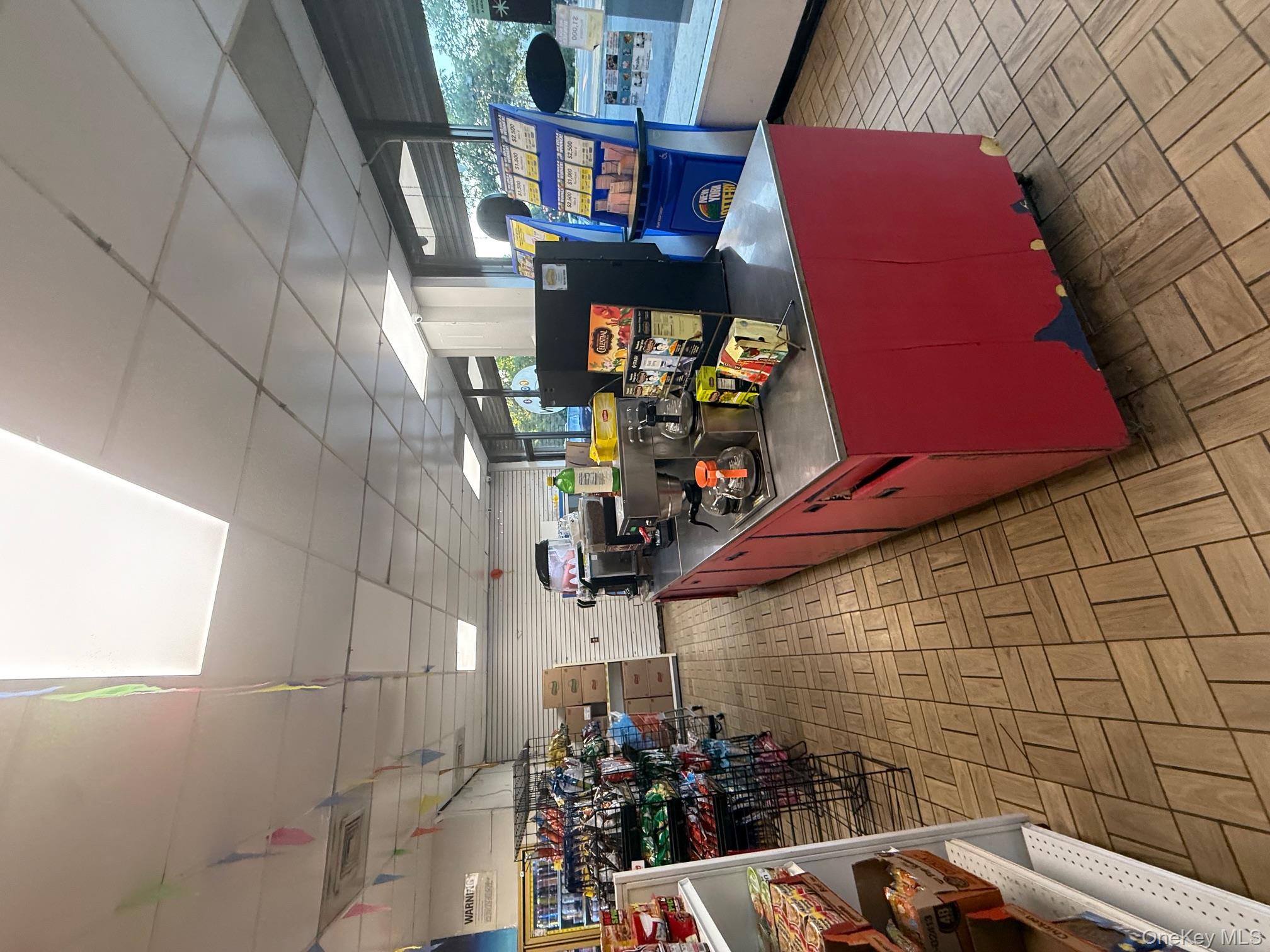 #4 photo, 953 New York Avenue, サフォーク郡 Huntington Station , NY 11746