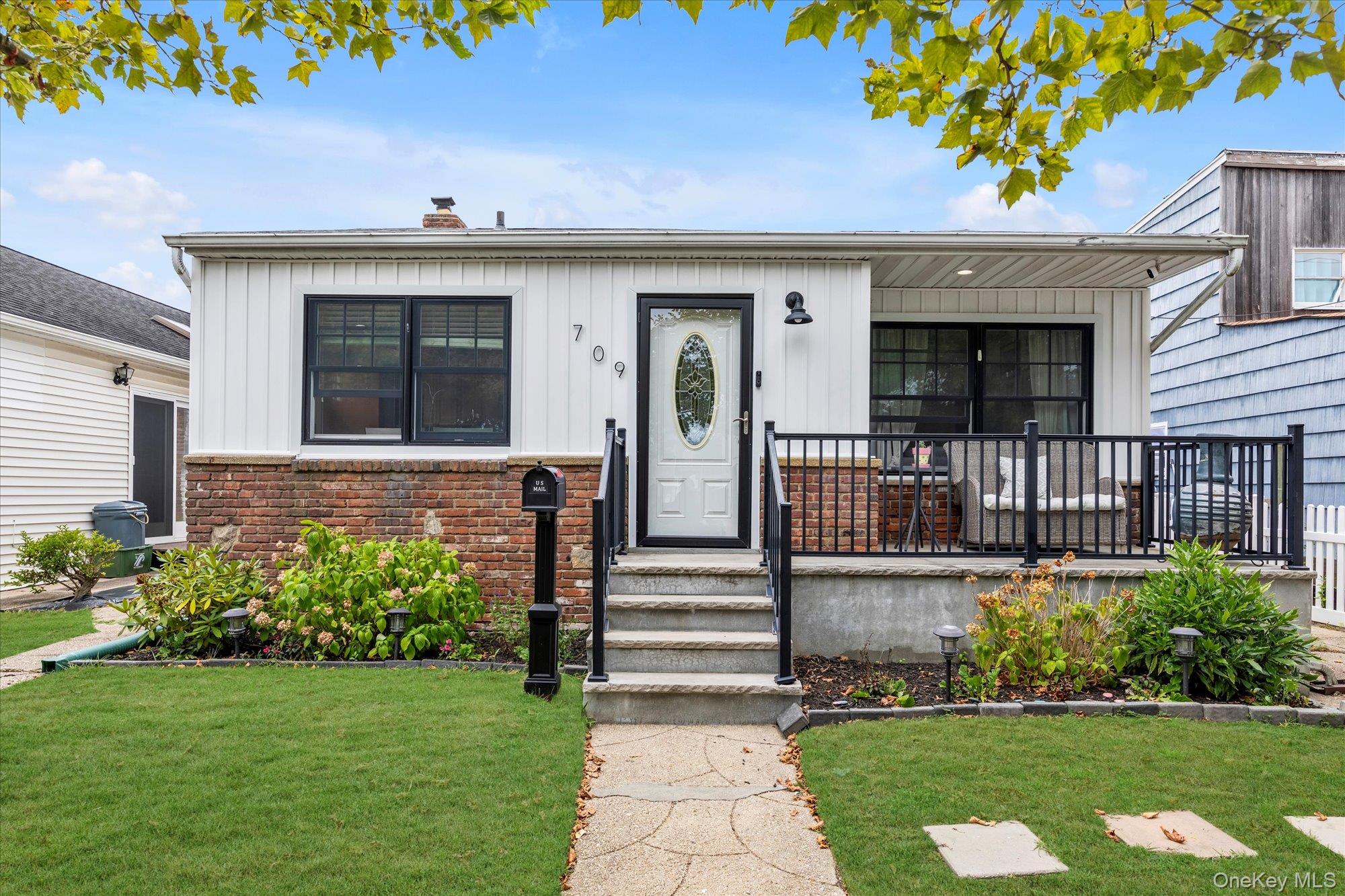 #1 photo, 709 Monroe Boulevard, ナッソー郡 Long Beach , NY 11561