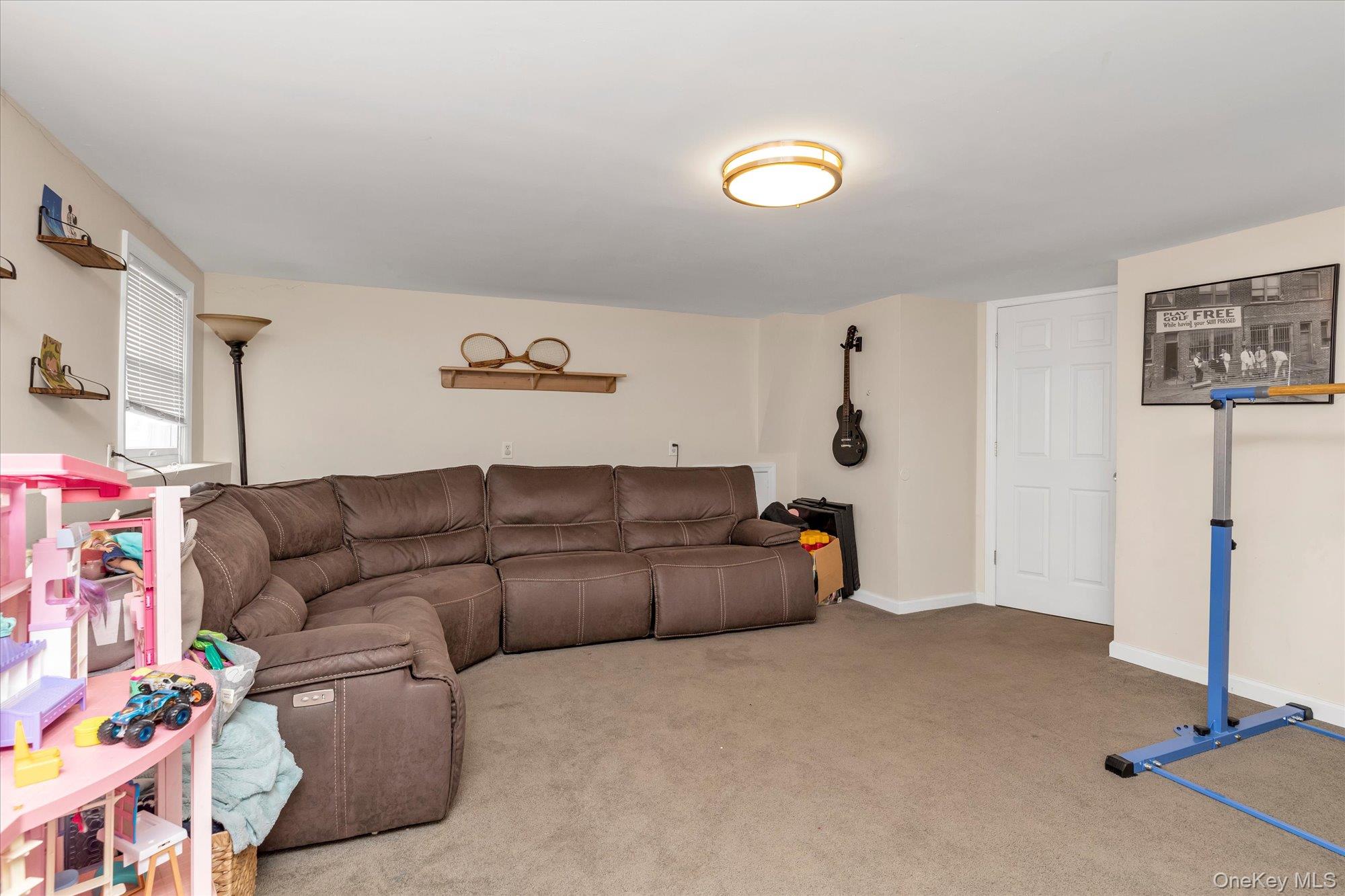 #18 photo, 709 Monroe Boulevard, ナッソー郡 Long Beach , NY 11561