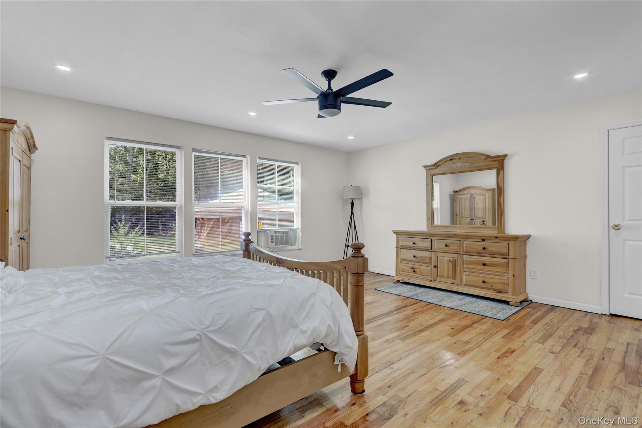 #15 photo, 125 Grand Avenue, サフォーク郡 Shirley , NY 11967