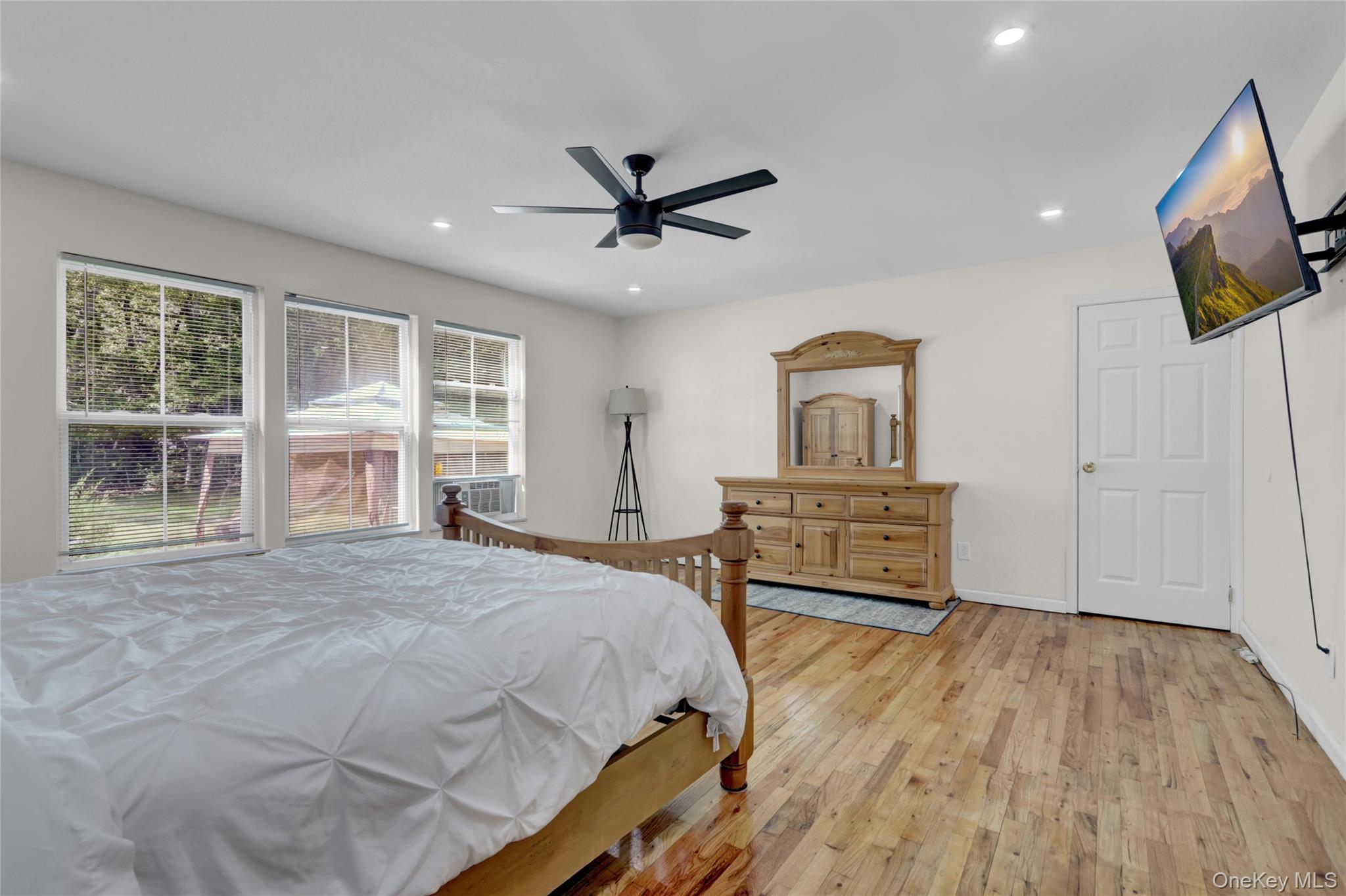 #16 photo, 125 Grand Avenue, サフォーク郡 Shirley , NY 11967