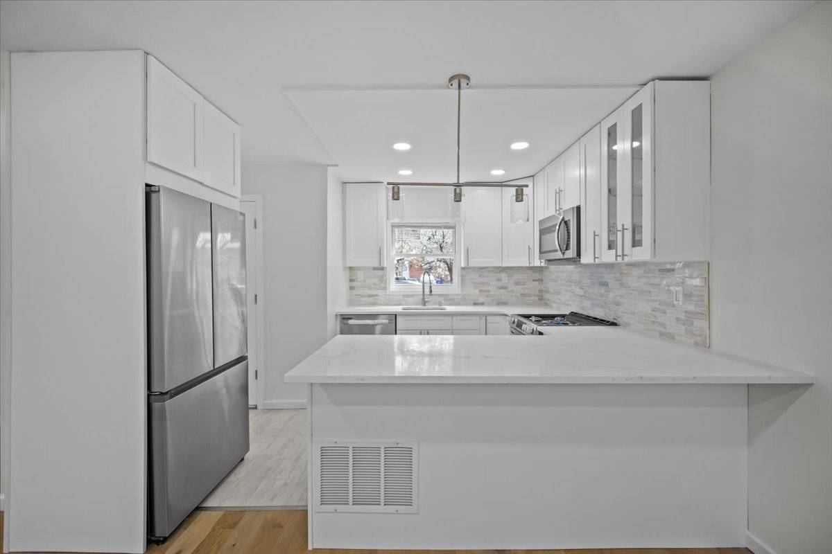 #2 photo, 632 belmont ave, ブルックリン区 East New York , NY 11207