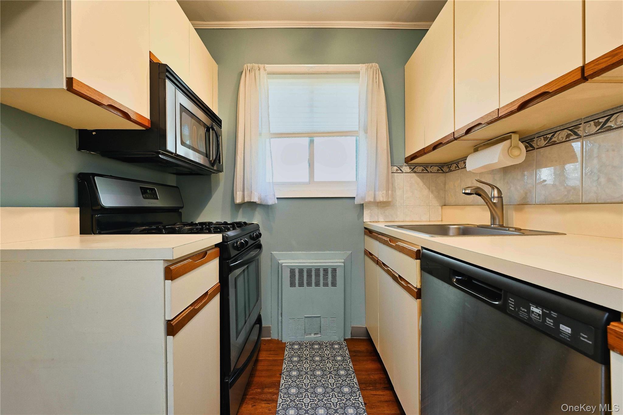 #14 photo, 192 Edmunton Dr, サフォーク郡 North Babylon , NY 11703