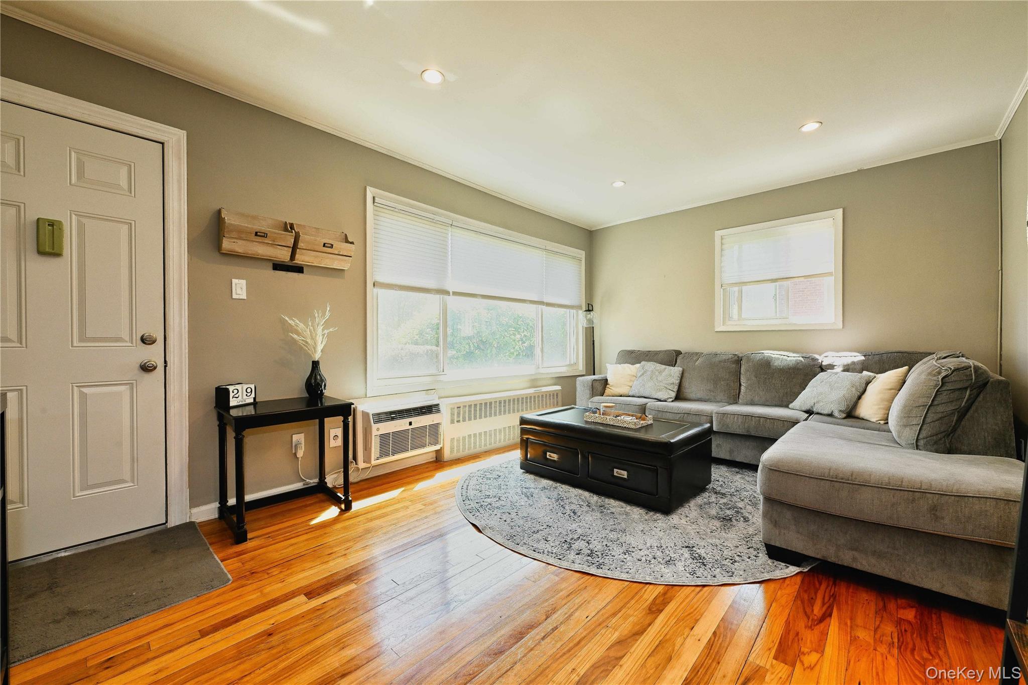 #4 photo, 192 Edmunton Dr, サフォーク郡 North Babylon , NY 11703