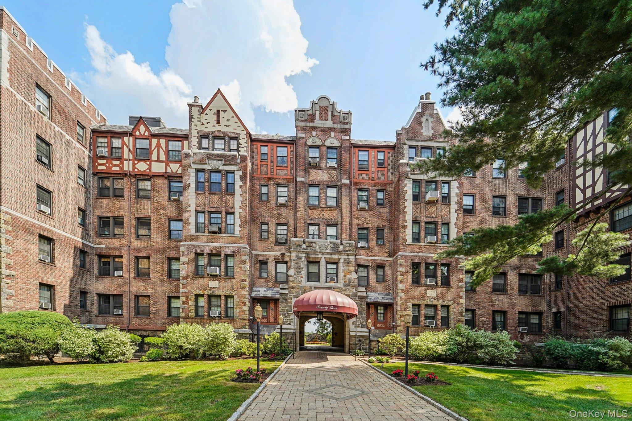 #1 photo, 23 Old Mamaroneck Road, 纽约州 White Plains , NY 10605