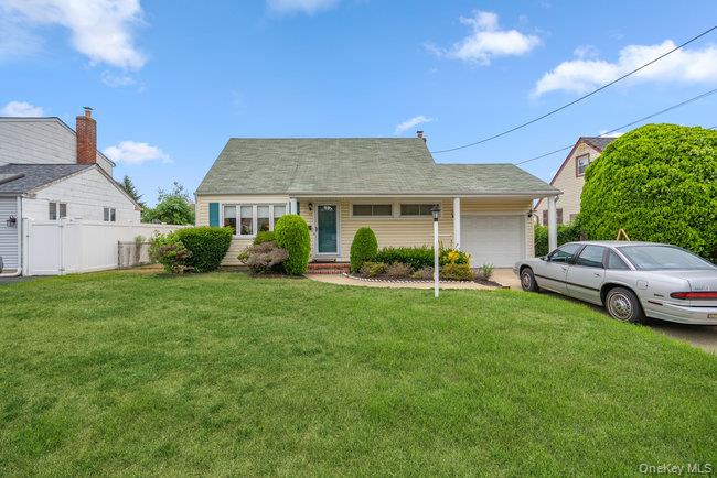 #1 photo, 65 Greenwood Drive, سوفولك North Babylon , NY 11703