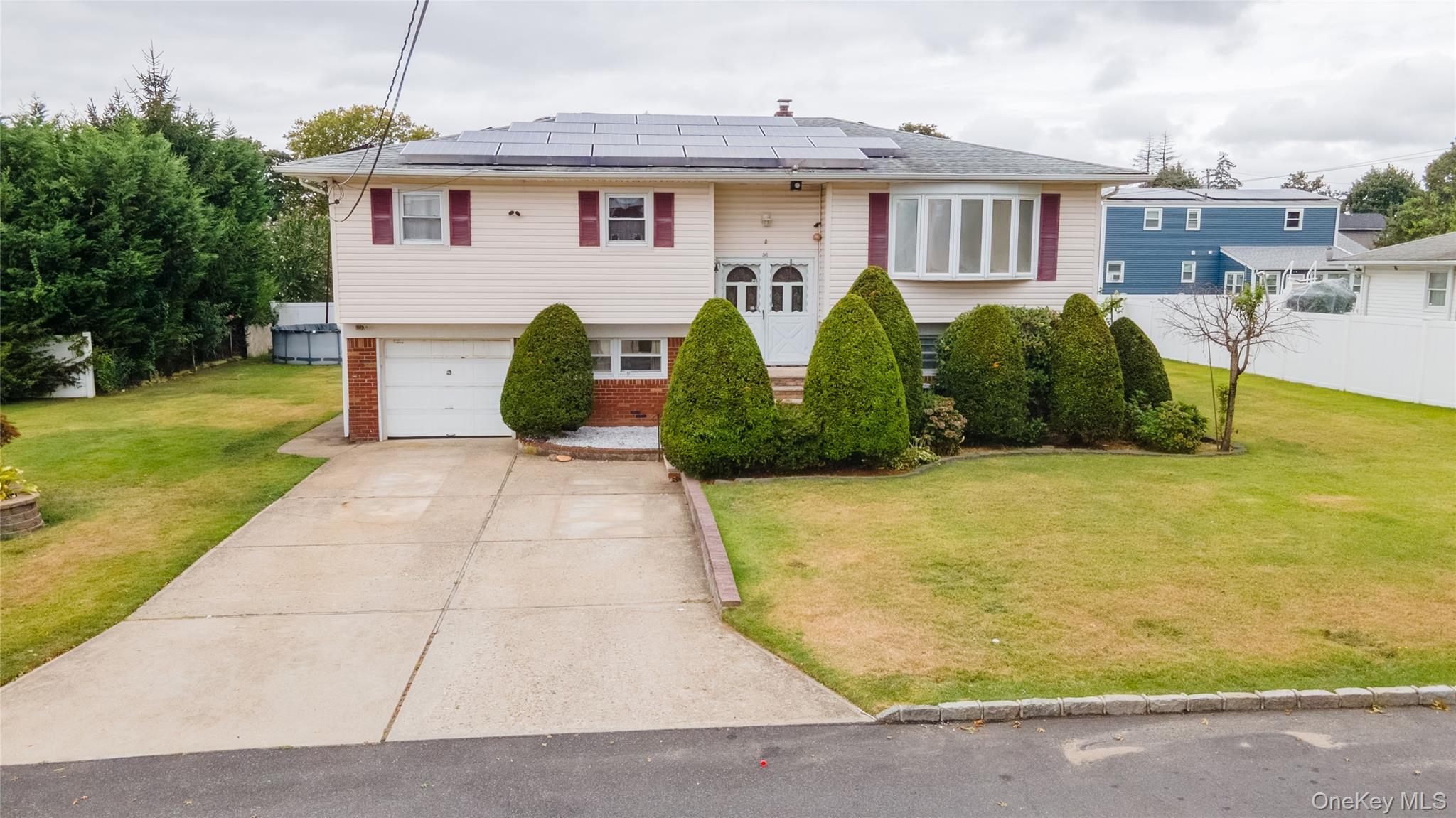 #1 photo, 56 Suffolk Avenue, 東長島 West Babylon , NY 11704