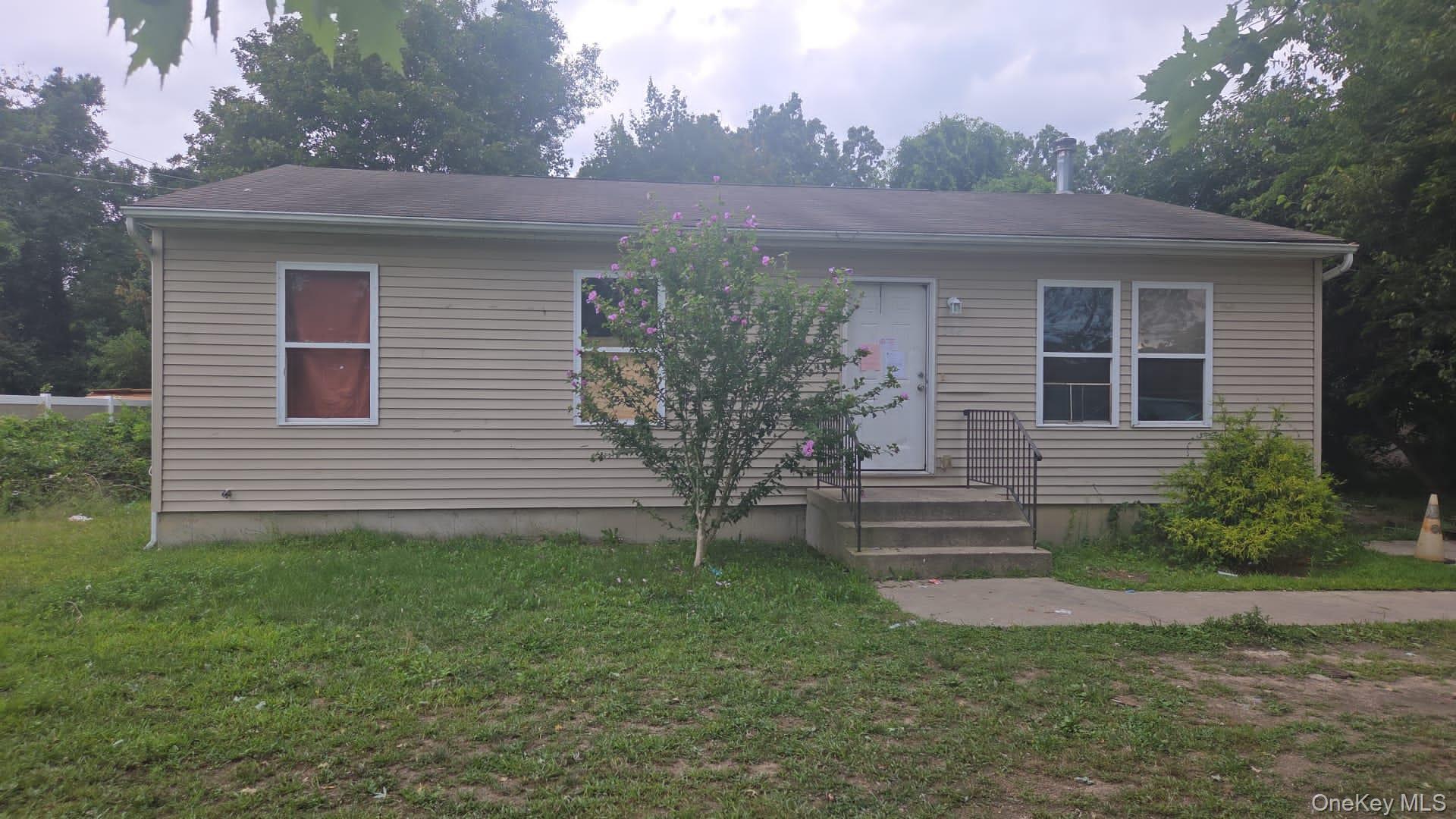 #1 photo, 542 McDonald ave, सफ़ोक काउंटी Bellport , NY 11713