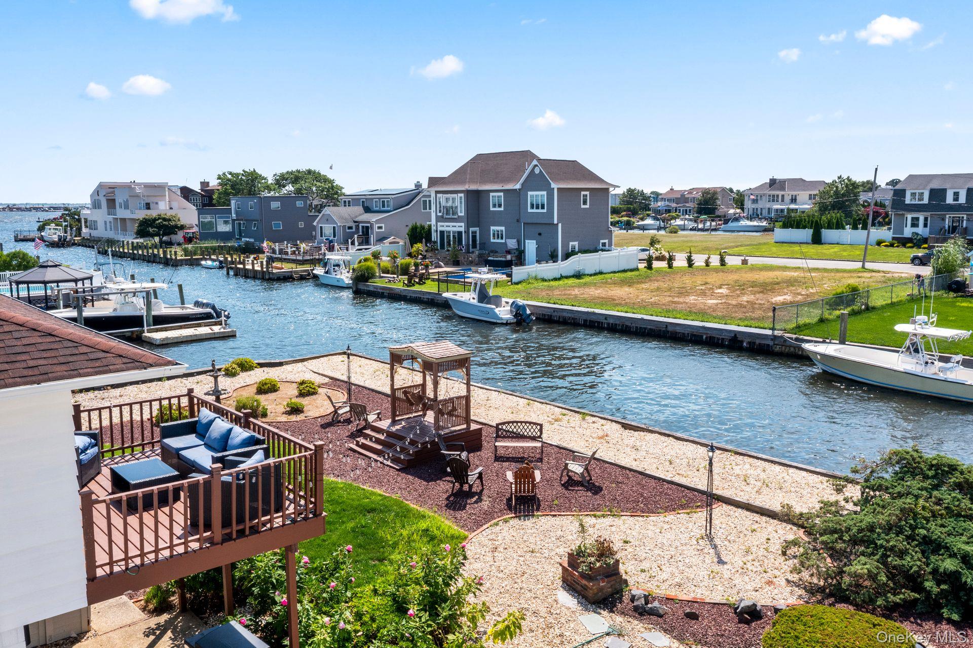 #17 photo, 230 Sequams Lane Center, West Islip , NY 11795