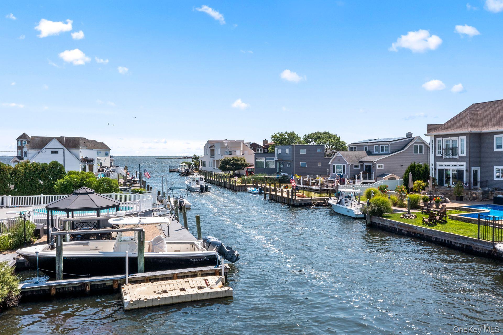 #18 photo, 230 Sequams Lane Center, West Islip , NY 11795