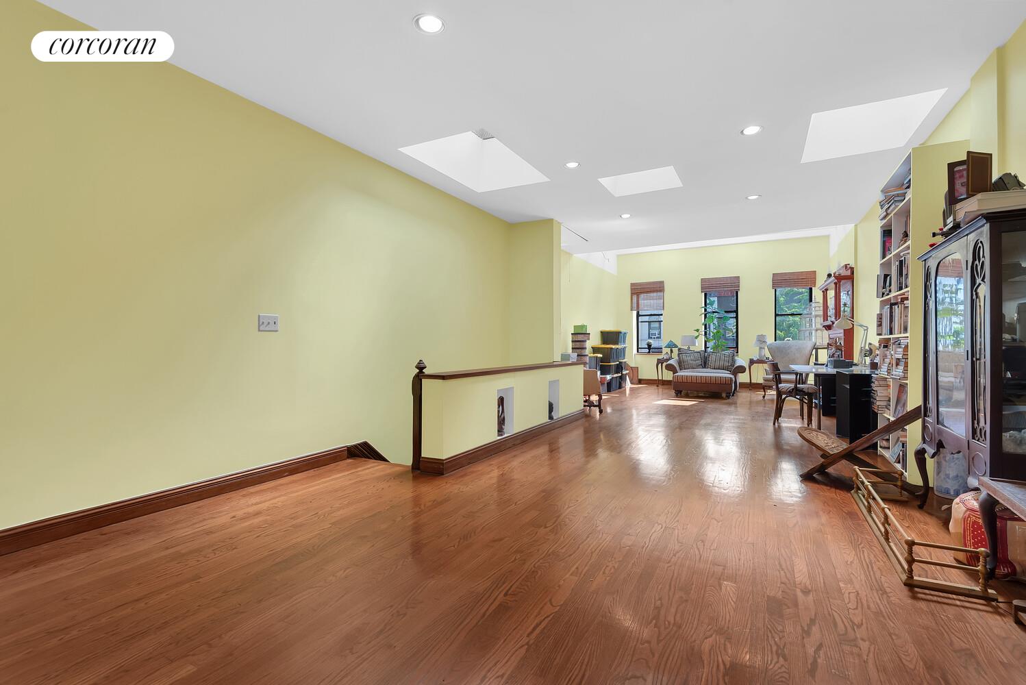 #7 photo, 247 W 136TH Street, マンハッタン Central Harlem , NY 10030