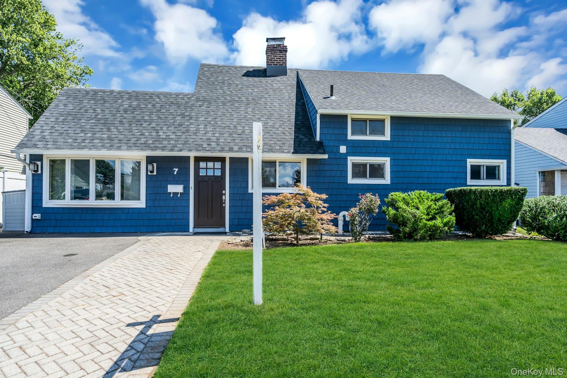 #1 photo, 7 Tanager Lane, Levittown , NY 11756