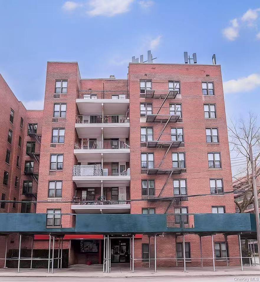 #1 photo, 38-25 Parsons Boulevard, クイーンズ区 Flushing , NY 11354