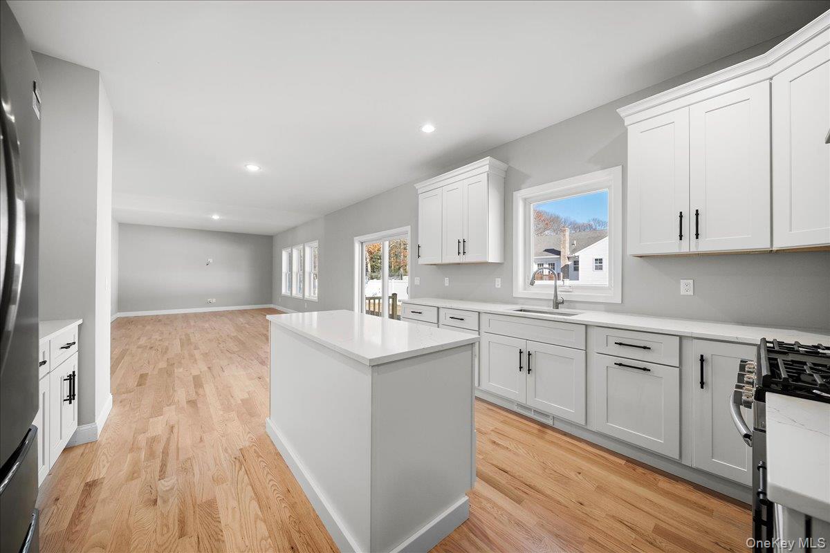 #12 photo, 2 Fourth Avenue, サフォーク郡 Centereach , NY 11720