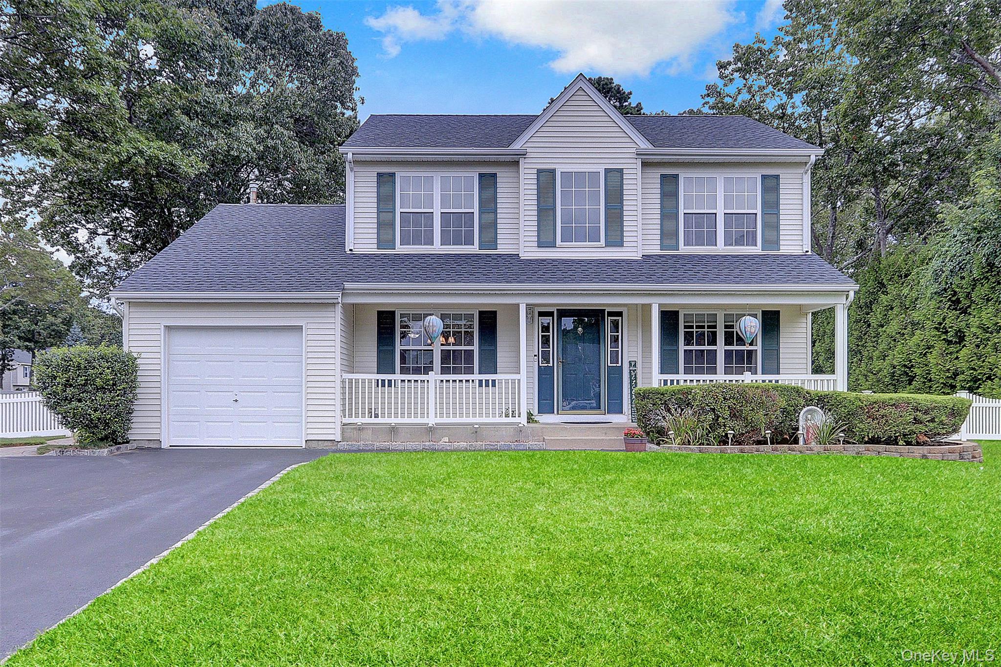 #1 photo, 17 Beach Plum Lane, सफ़ोक काउंटी Middle Island , NY 11953