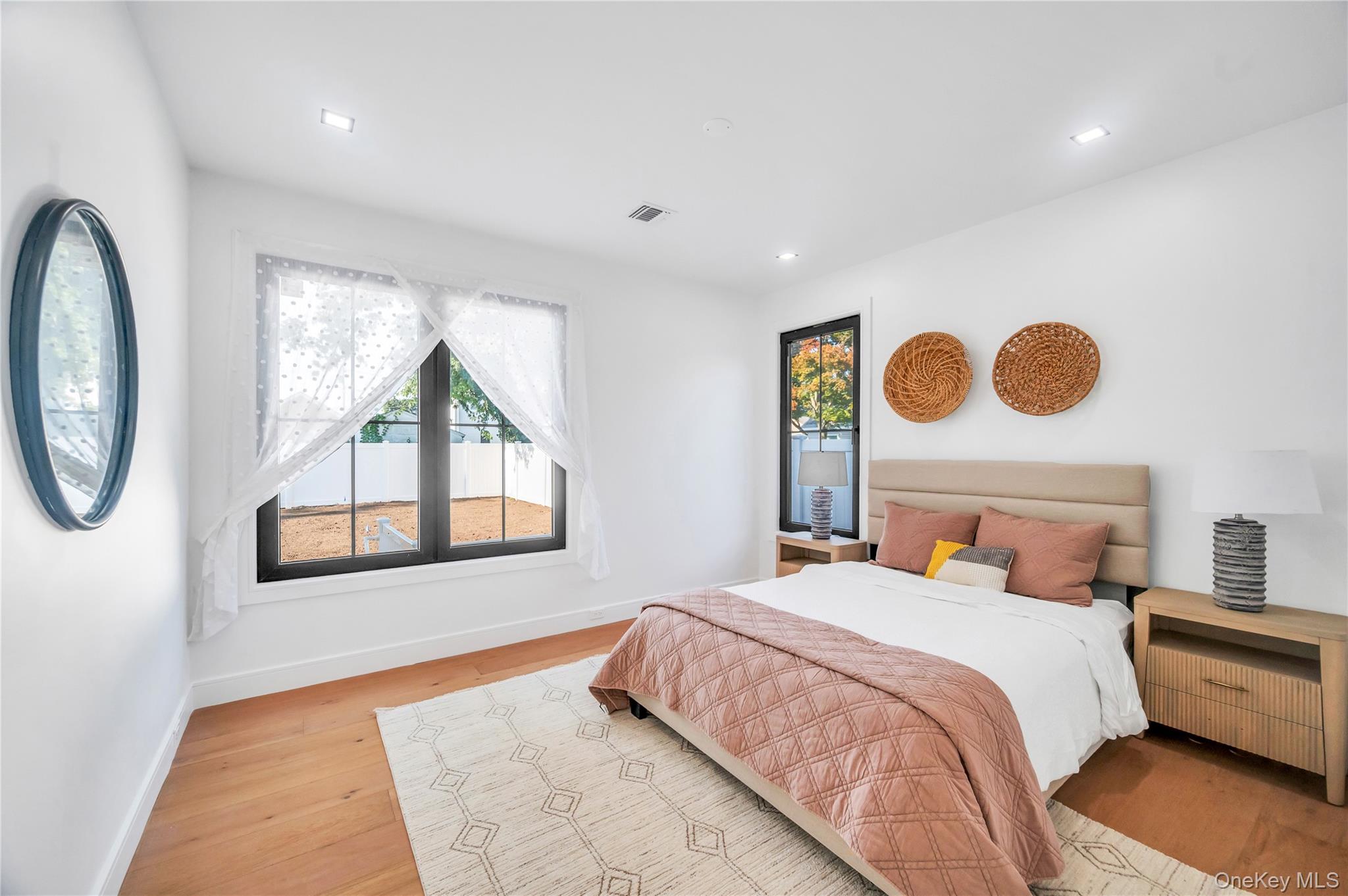 #13 photo, 2497 Tonquin Street, ナッソー郡 East Meadow , NY 11554