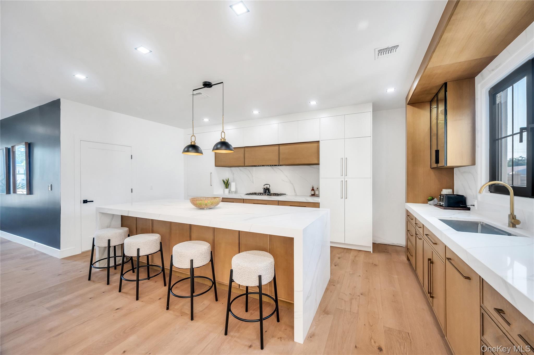 #8 photo, 2497 Tonquin Street, ナッソー郡 East Meadow , NY 11554