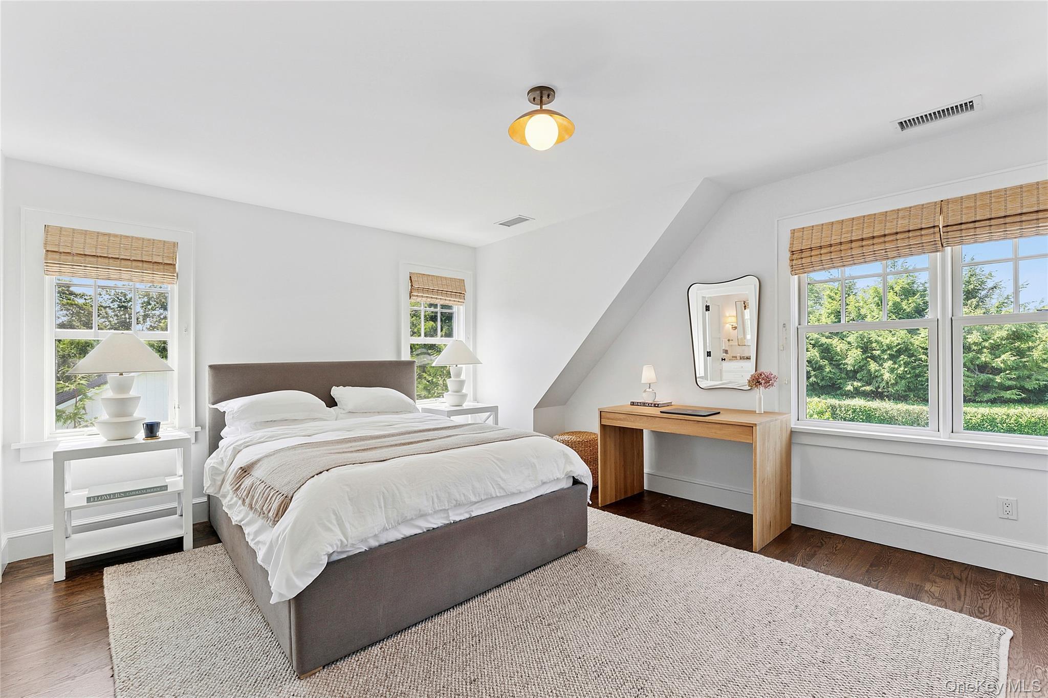 #14 photo, 63 Halsey Street, サフォーク郡 Southampton , NY 11968