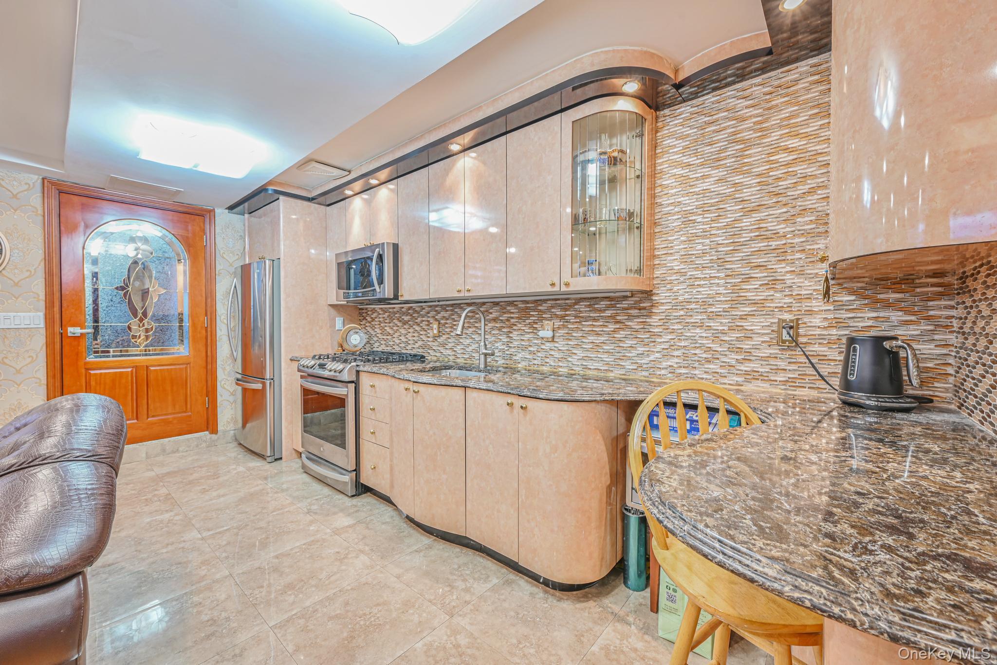 #16 photo, 10201 62nd Road, クイーンズ区 Forest Hills , NY 11375