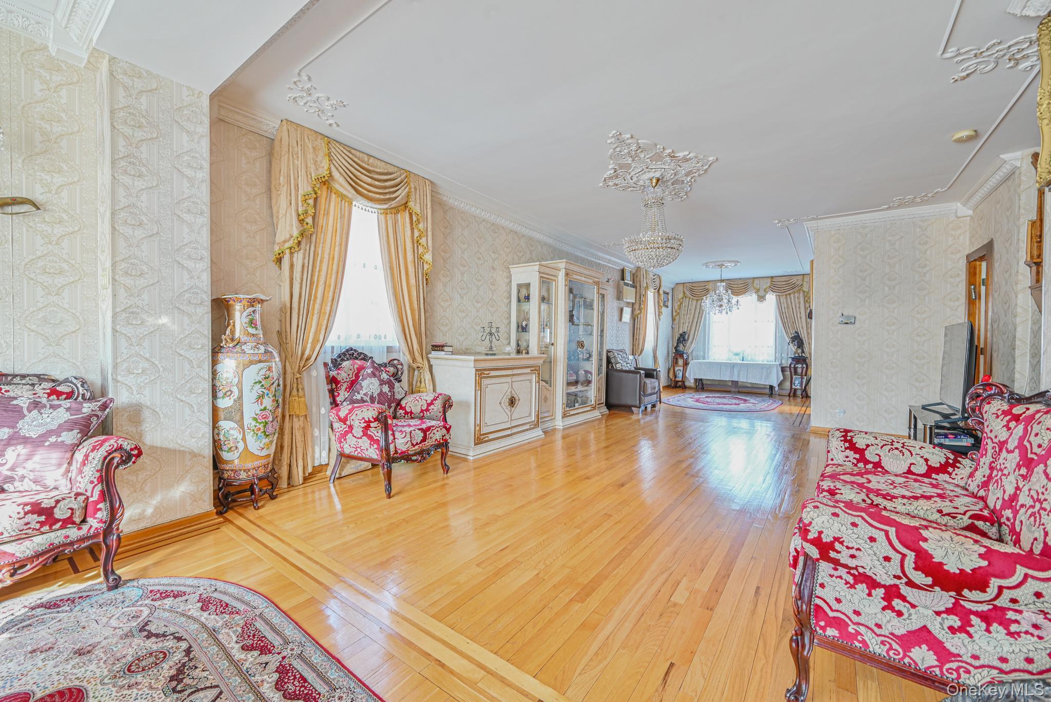 #4 photo, 10201 62nd Road, クイーンズ区 Forest Hills , NY 11375