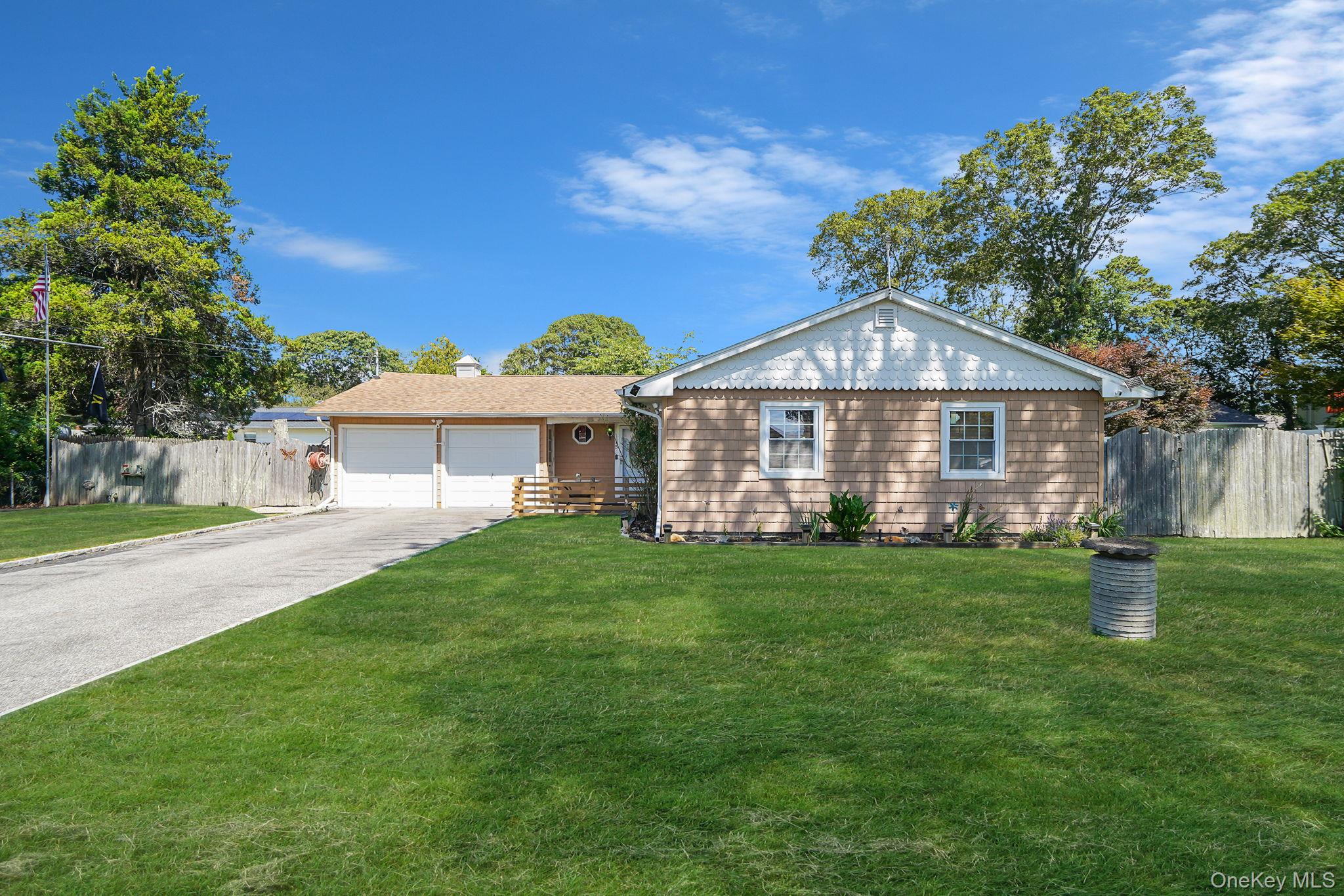 #1 photo, 15 Flintlock Drive, 东长岛 Shirley , NY 11967