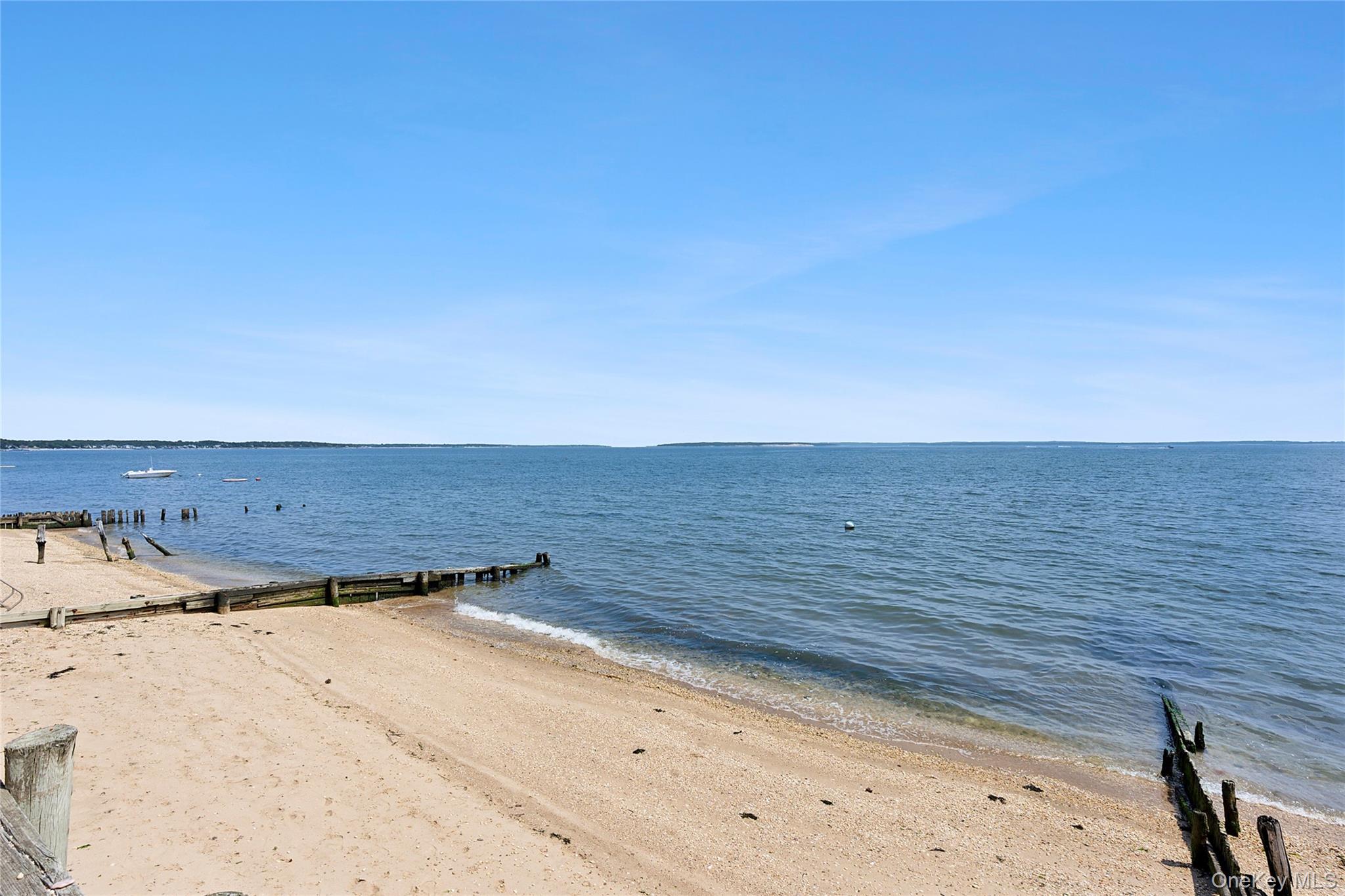 #20 photo, 5218 Peconic Bay Boulevard, サフォーク郡 Laurel , NY 11948
