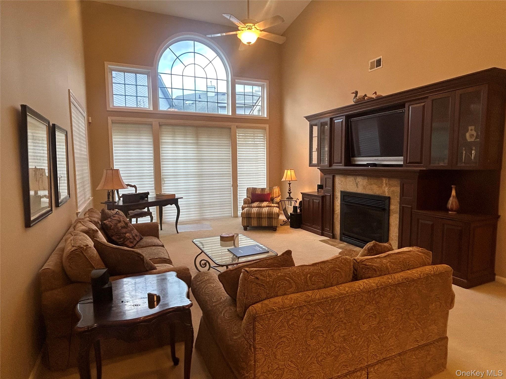 #2 photo, 423 Florencia Place, サフォーク郡 Melville , NY 11747