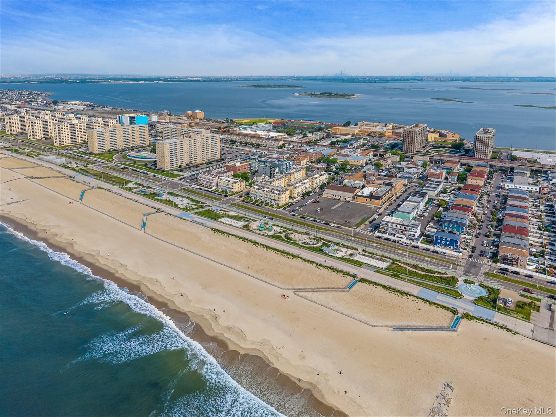 #1 photo, 10012 Shore Front Parkway, クイーンズ区 Rockaway Park , NY 11694