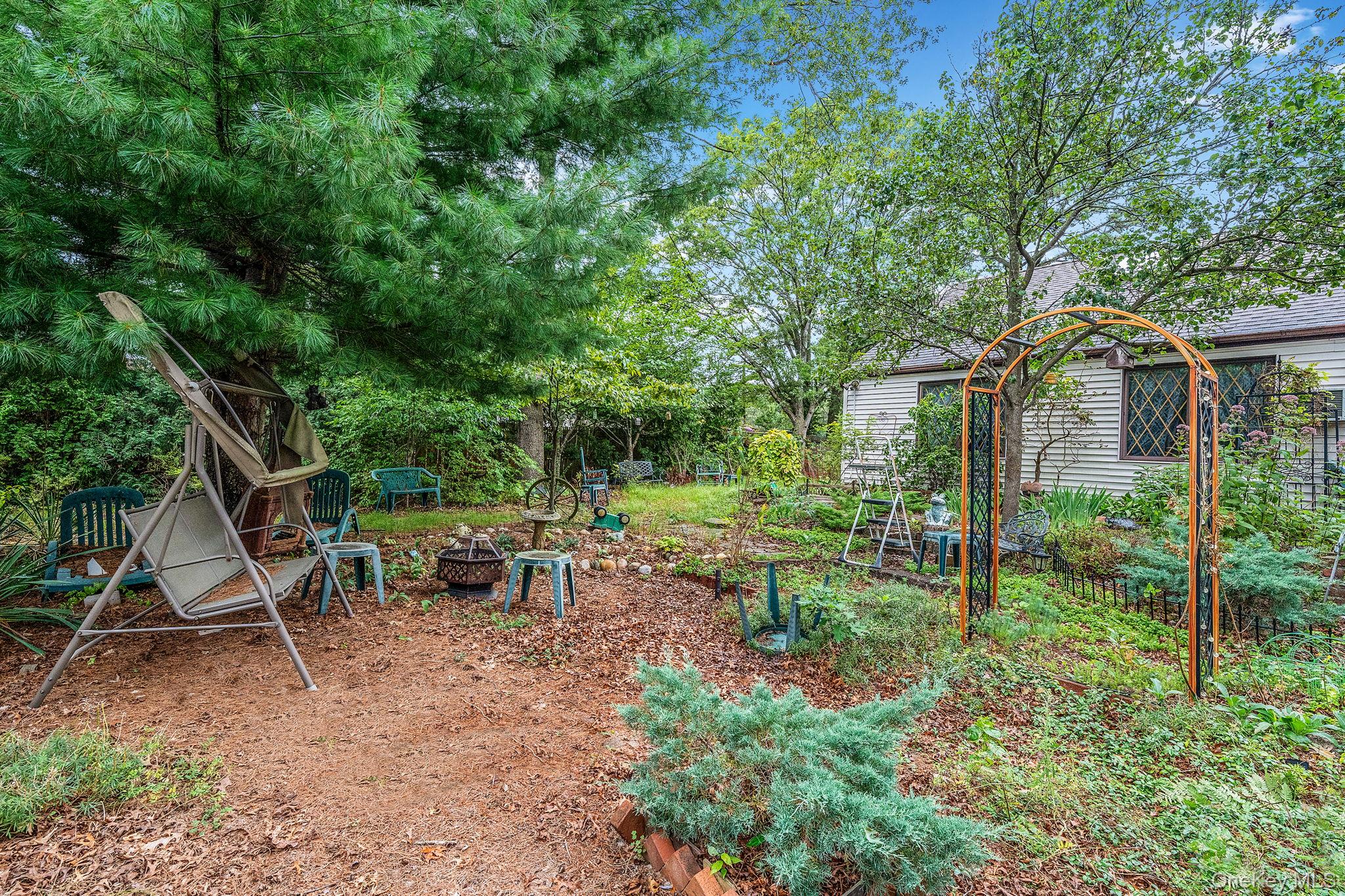 #4 photo, 68 Lakeside Drive, サフォーク郡 Farmingville , NY 11738