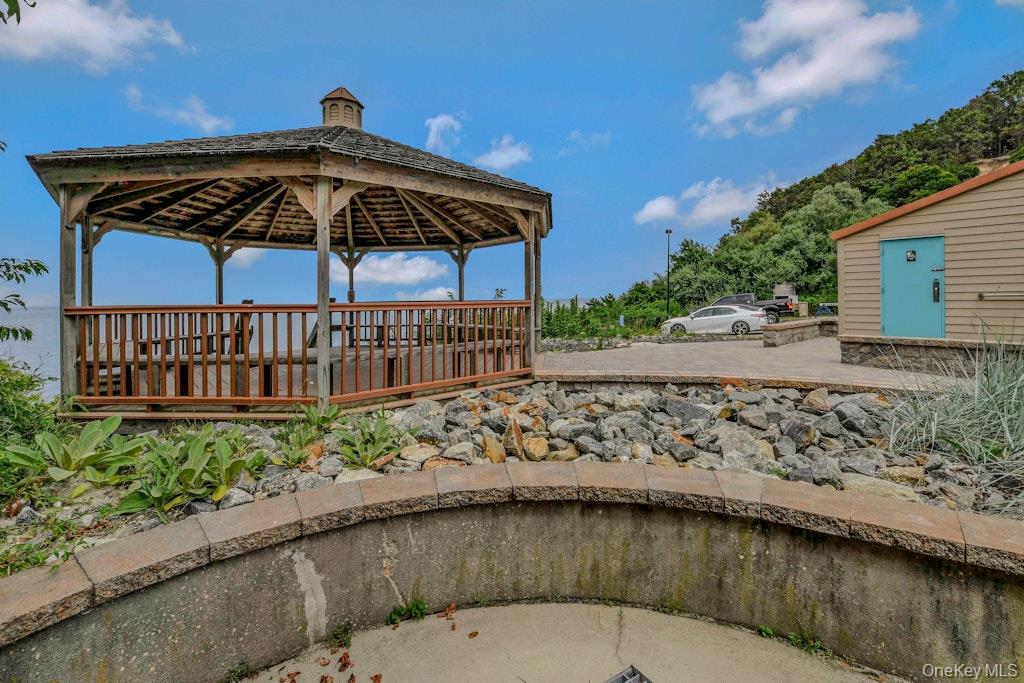 #10 photo, 30 Center Drive, サフォーク郡 Riverhead , NY 11901