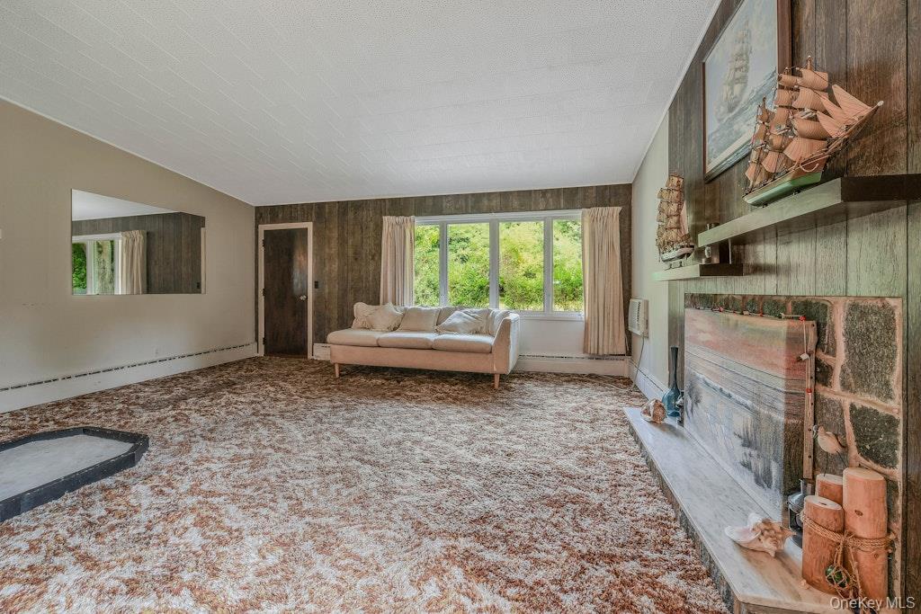 #13 photo, 30 Center Drive, サフォーク郡 Riverhead , NY 11901