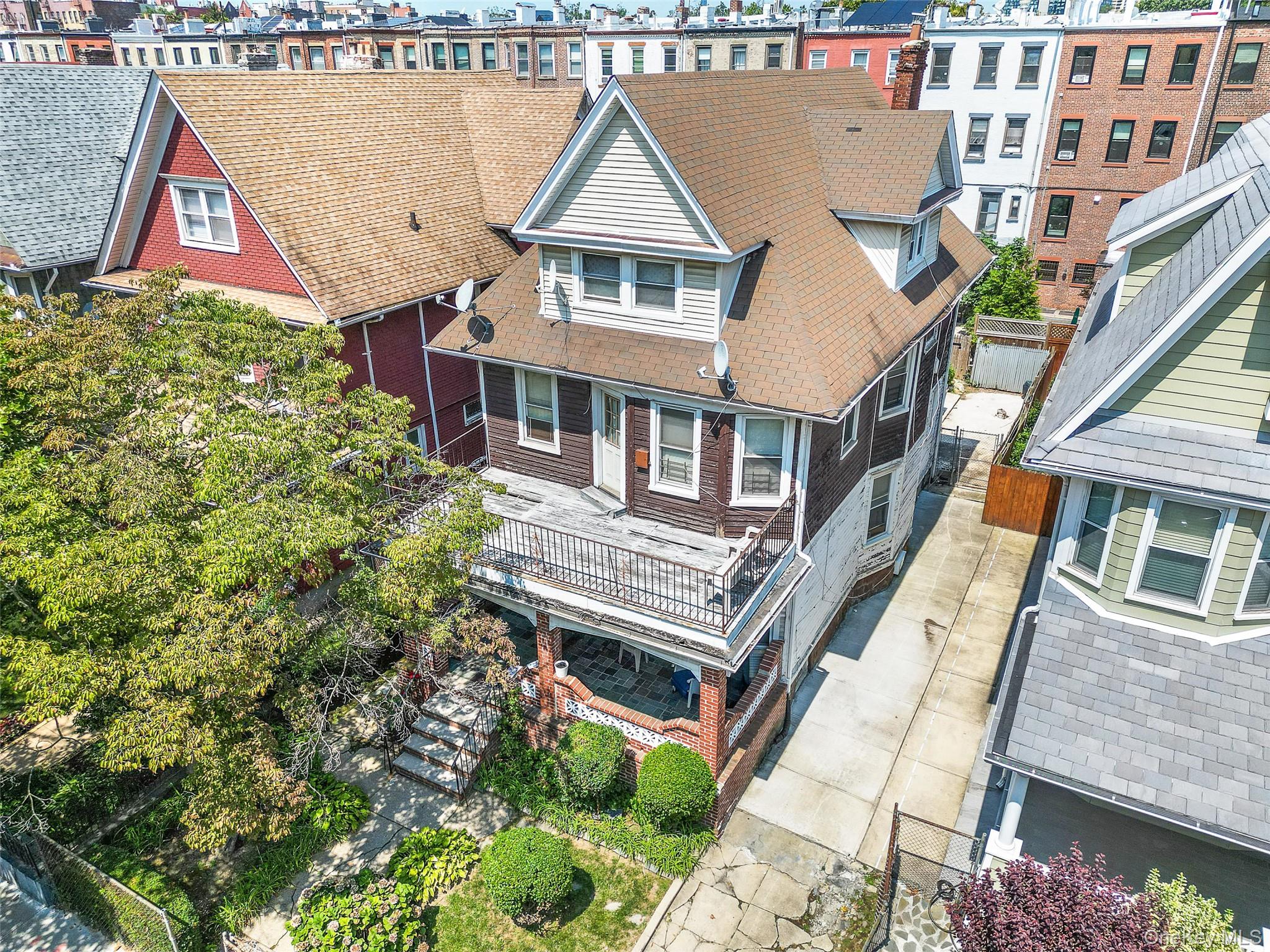 #1 photo, 139 Fenimore Street, ब्रुकलीन Brooklyn , NY 11225