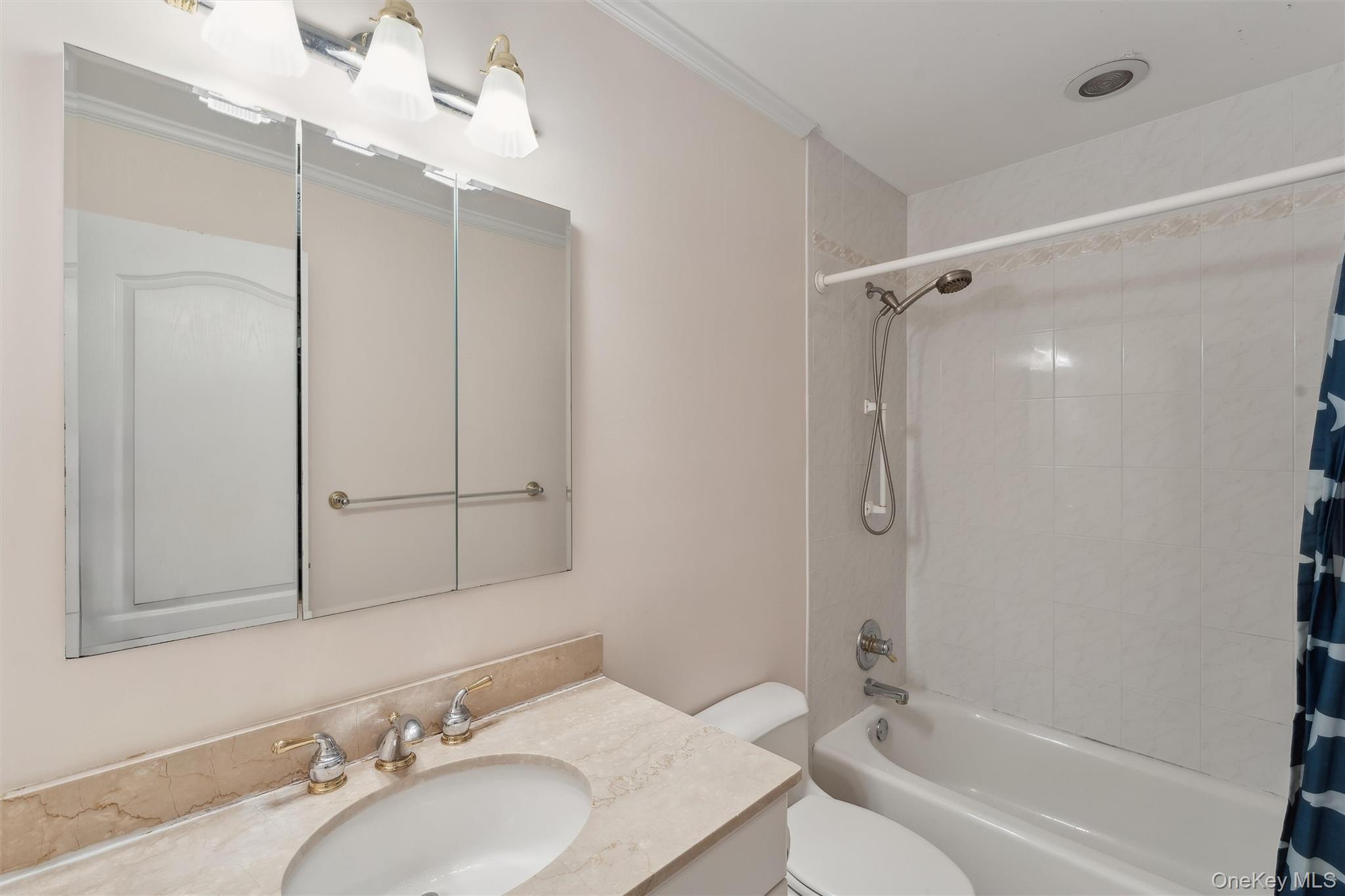 #13 photo, 6 Wintergreen Lane, サフォーク郡 Westhampton , NY 11977