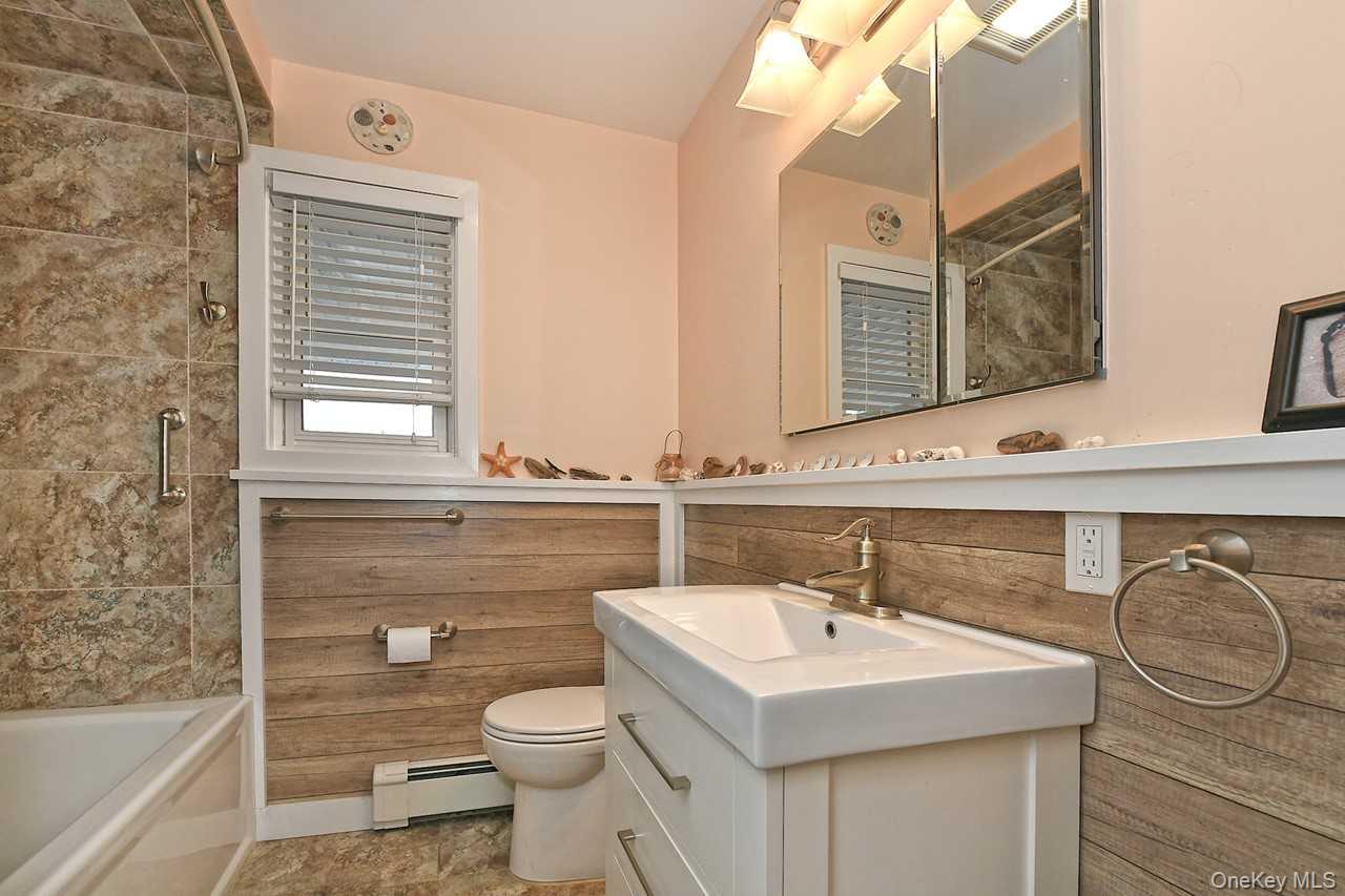 #11 photo, 767 Keith Lane, West Islip , NY 11705