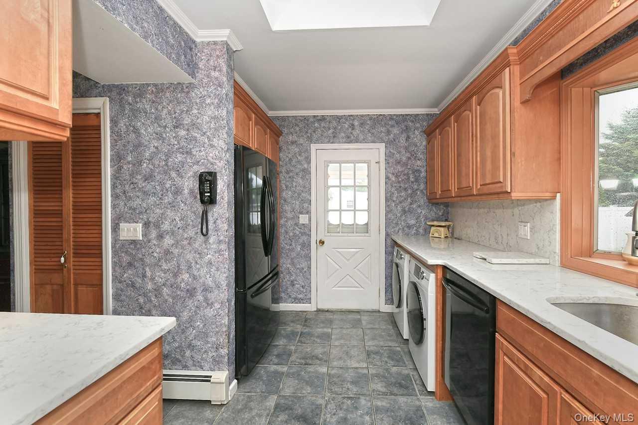 #17 photo, 767 Keith Lane, West Islip , NY 11705