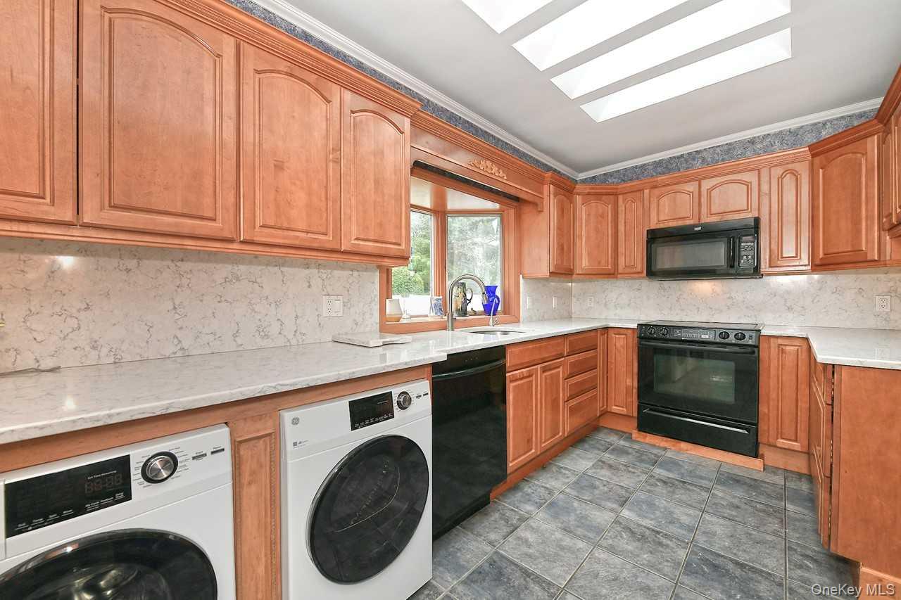 #18 photo, 767 Keith Lane, West Islip , NY 11705