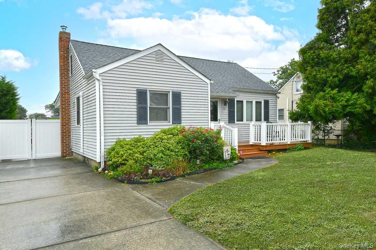 #2 photo, 767 Keith Lane, West Islip , NY 11705