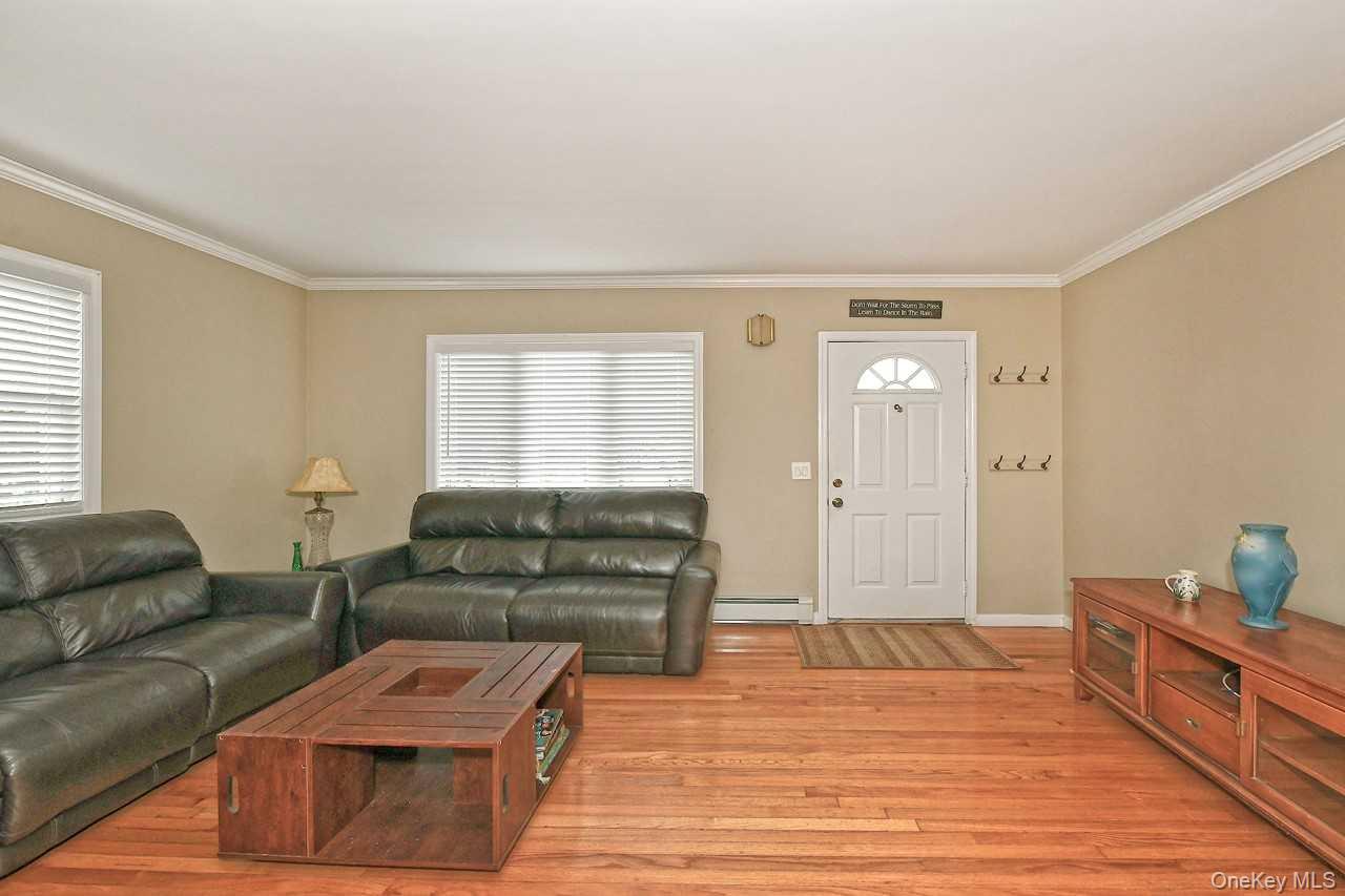 #6 photo, 767 Keith Lane, West Islip , NY 11705