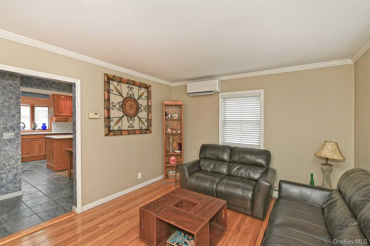 #8 photo, 767 Keith Lane, West Islip , NY 11705