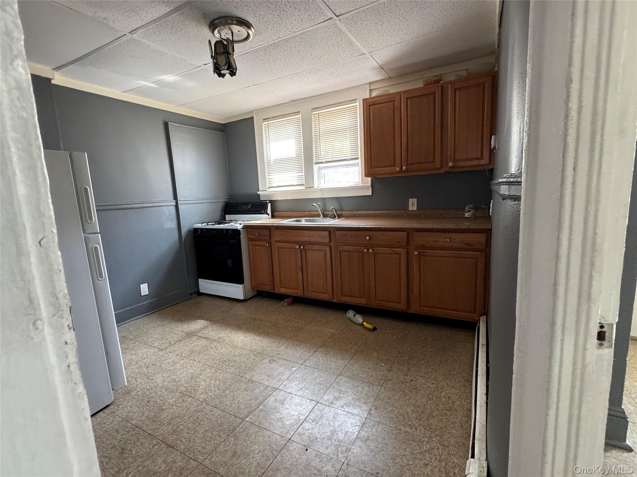 #5 photo, 193 W Graham Avenue, Hempstead , NY 11550