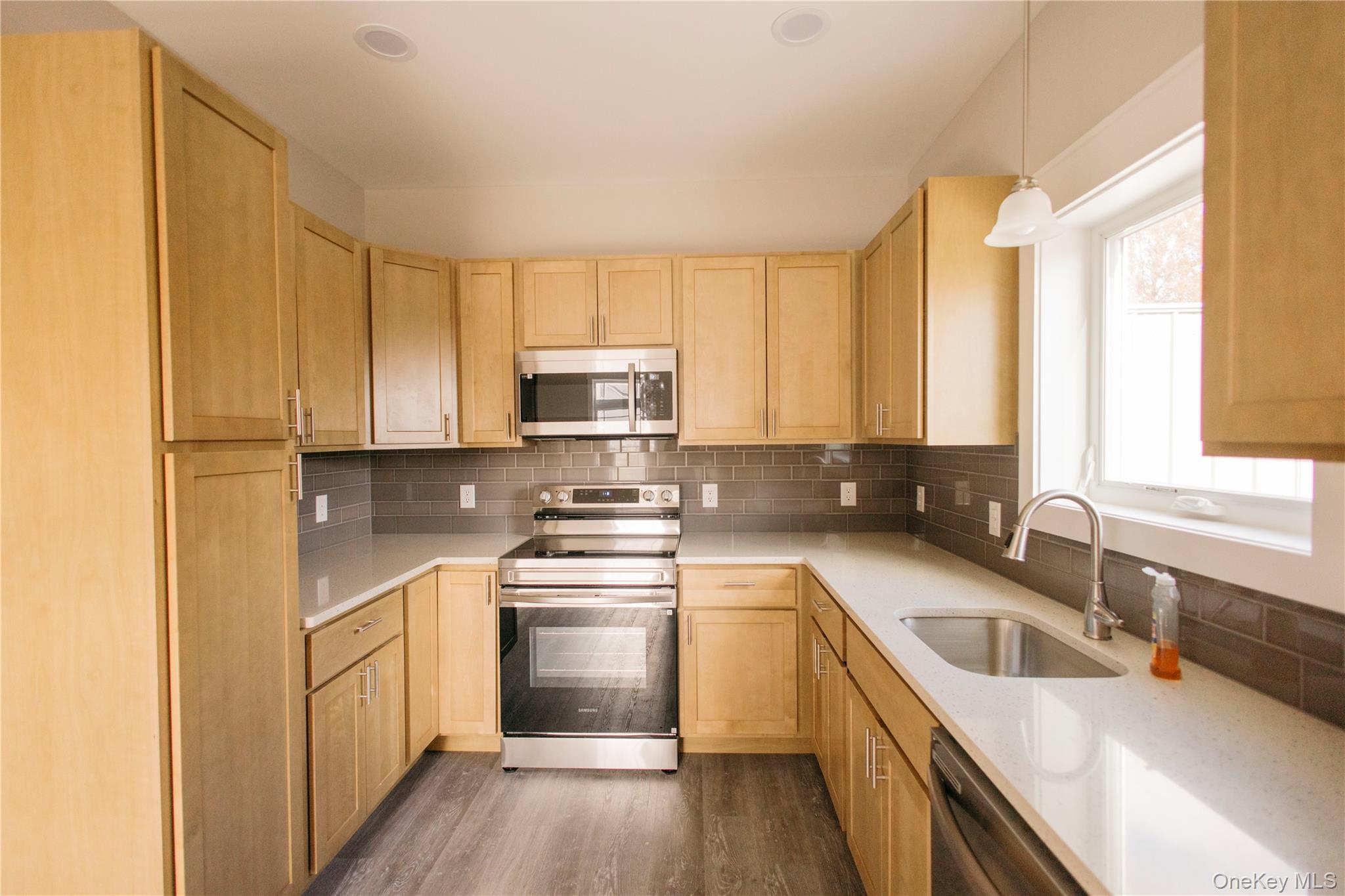 #14 photo, 104 North Road, Highland , NY 12528