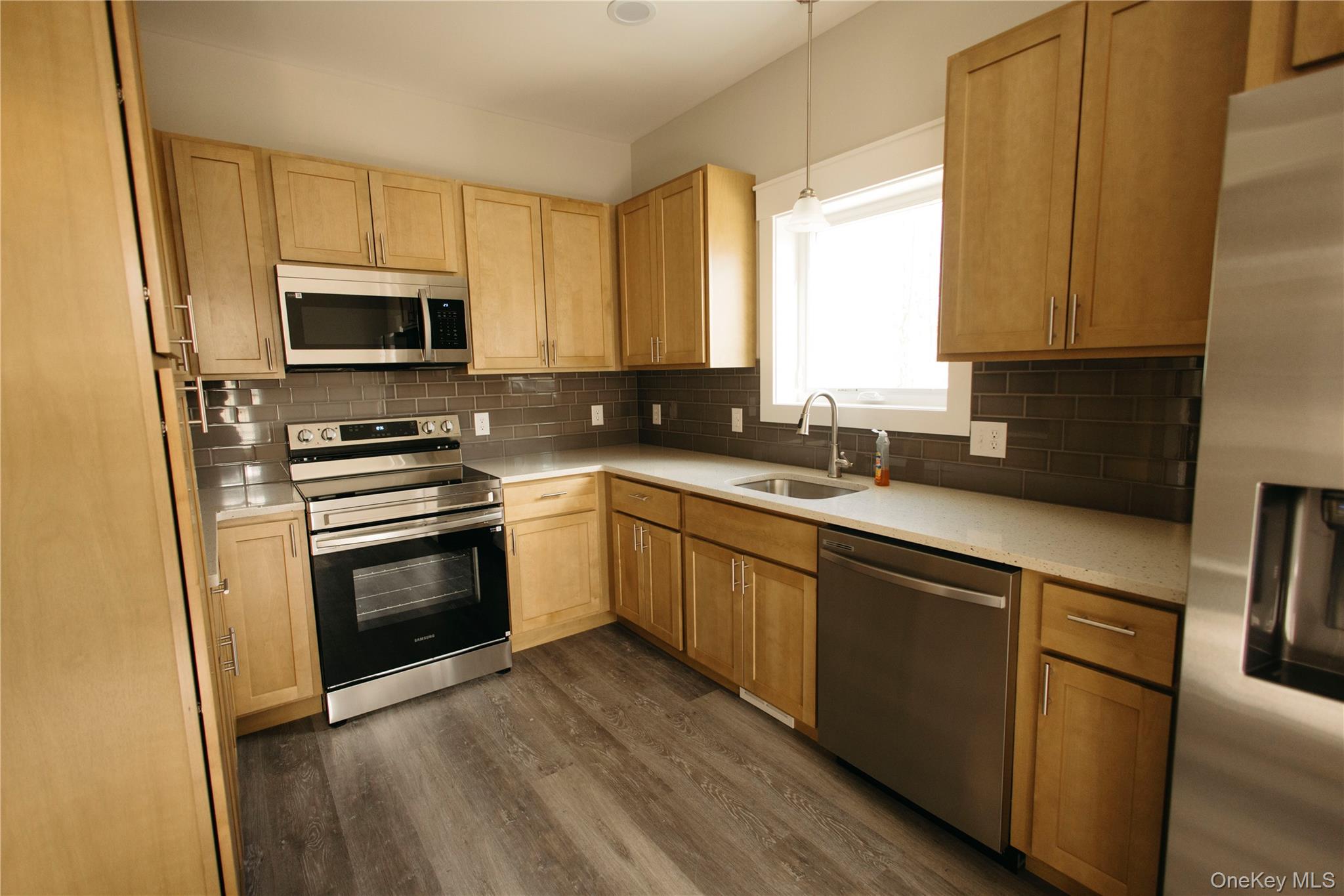 #9 photo, 104 North Road, Highland , NY 12528