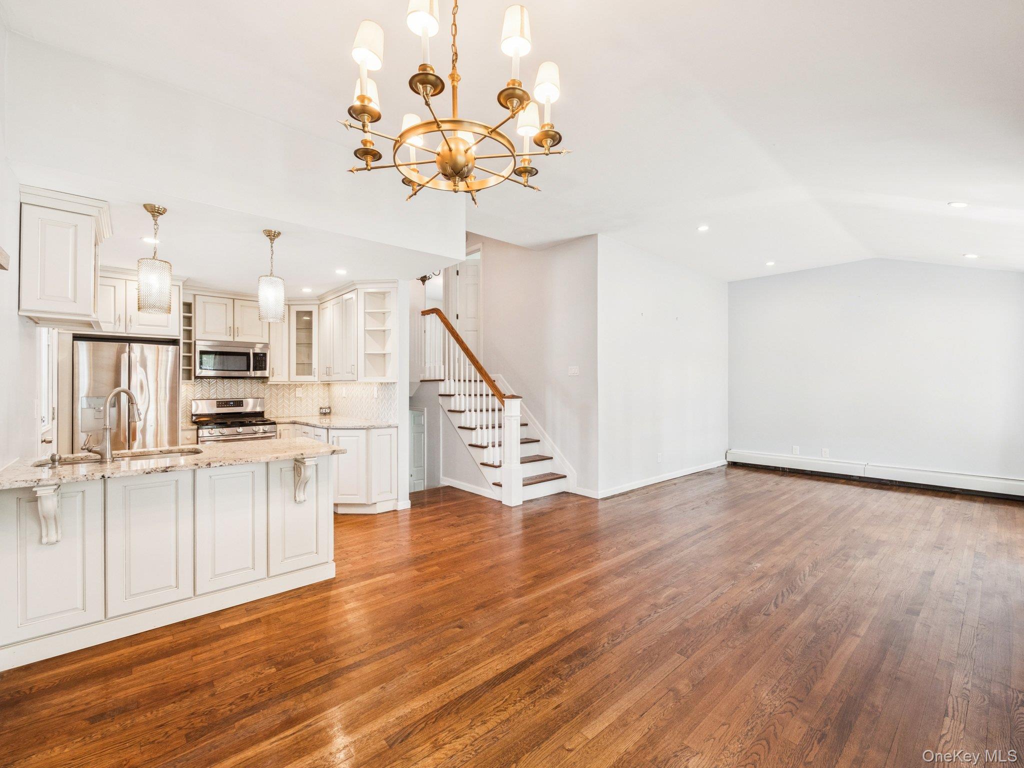 #6 photo, 247 Woods Road, サフォーク郡 North Babylon , NY 11703