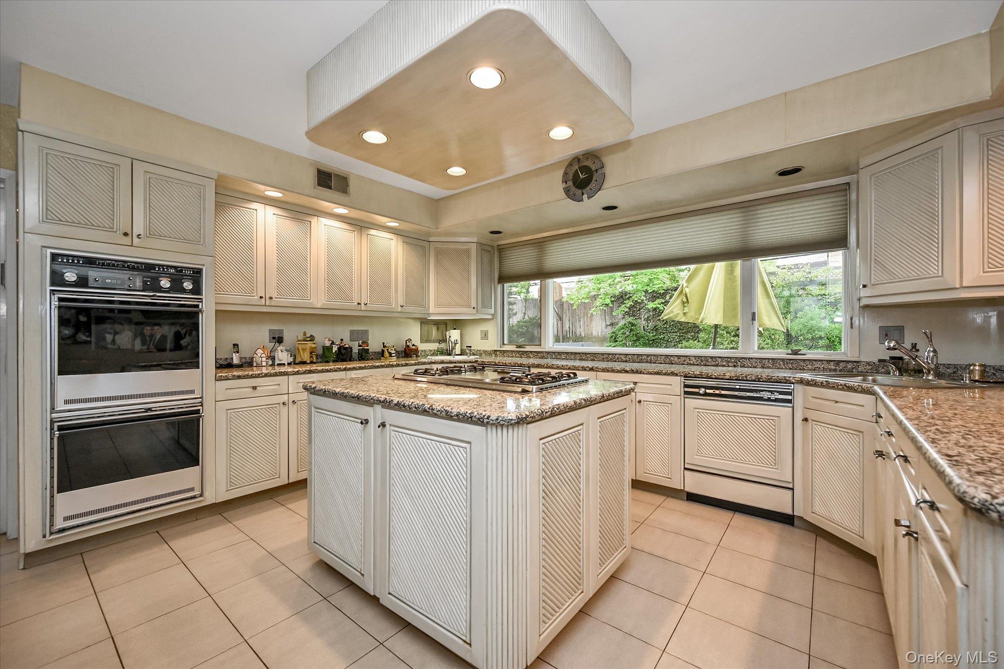 #11 photo, 138-45 78th Drive, クイーンズ区 Kew Garden Hills , NY 11367