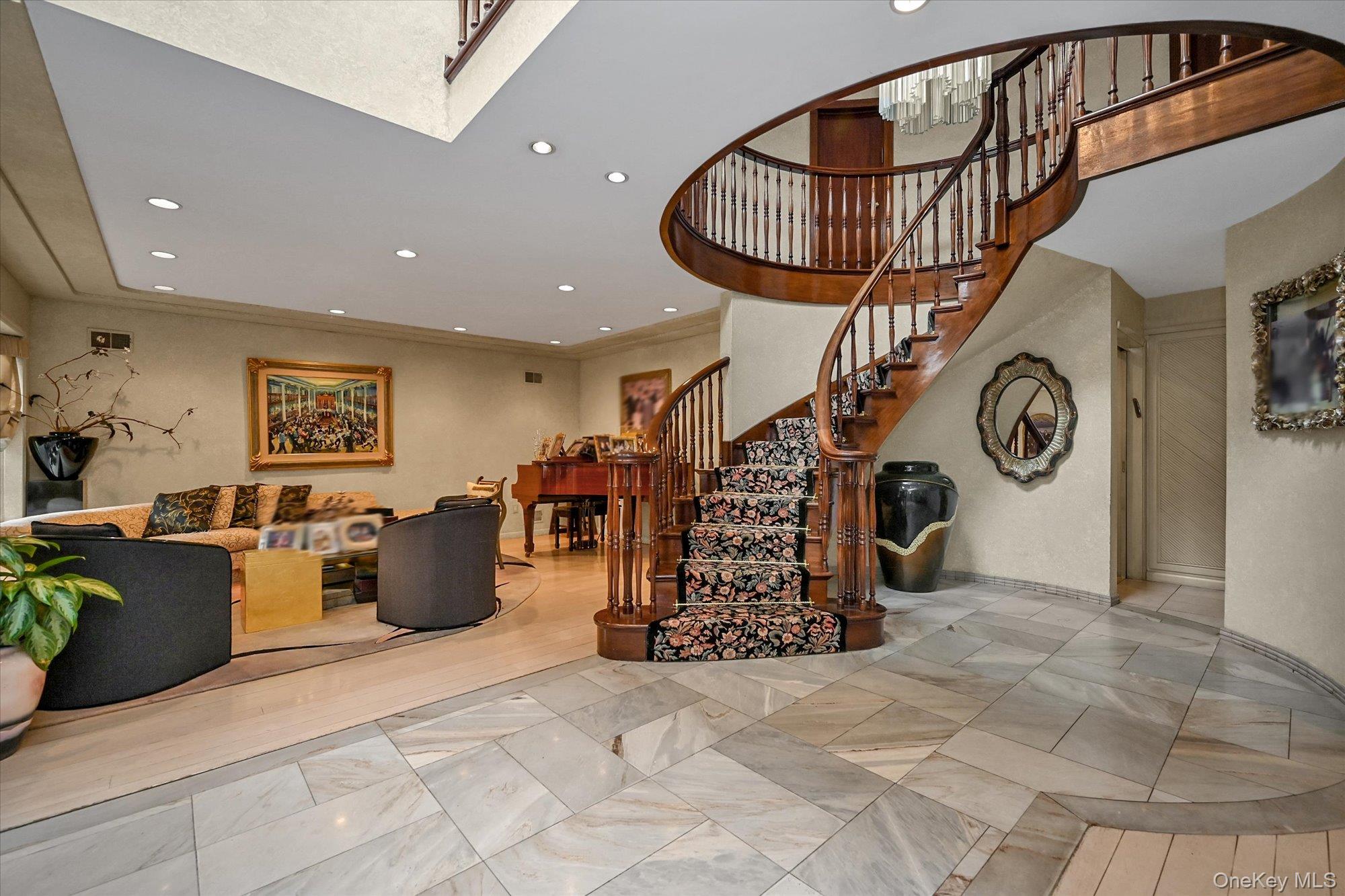 #5 photo, 138-45 78th Drive, クイーンズ区 Kew Garden Hills , NY 11367