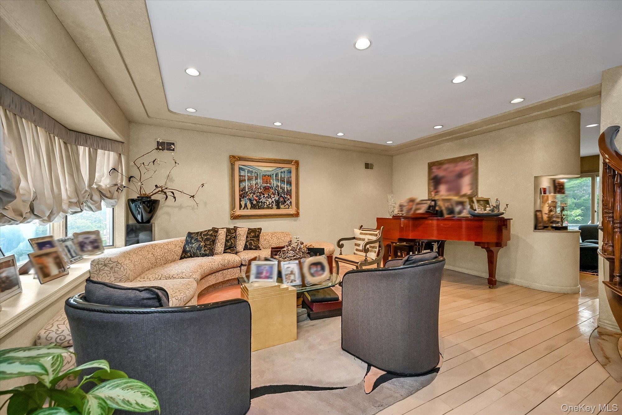 #8 photo, 138-45 78th Drive, クイーンズ区 Kew Garden Hills , NY 11367