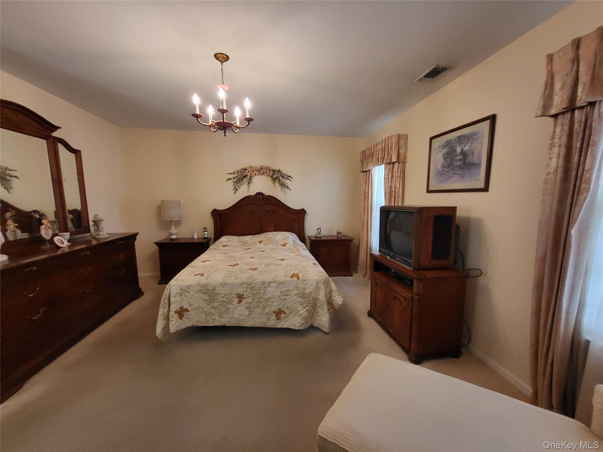 #11 photo, 48 Kate Circle, サフォーク郡 Middle Island , NY 11953