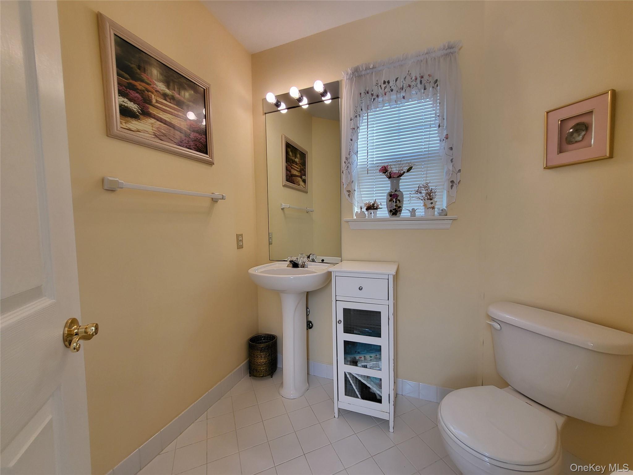 #12 photo, 48 Kate Circle, サフォーク郡 Middle Island , NY 11953