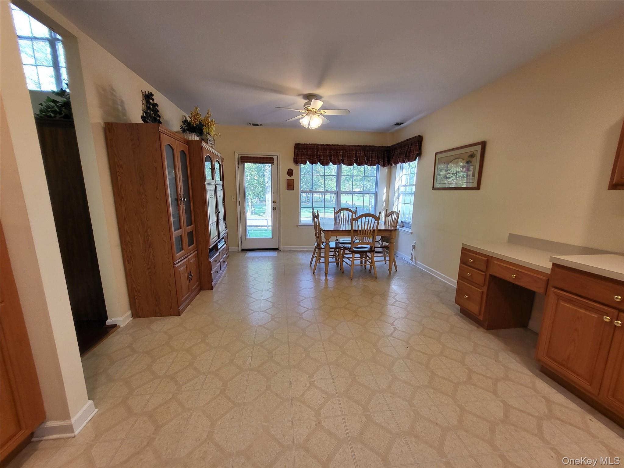 #17 photo, 48 Kate Circle, サフォーク郡 Middle Island , NY 11953