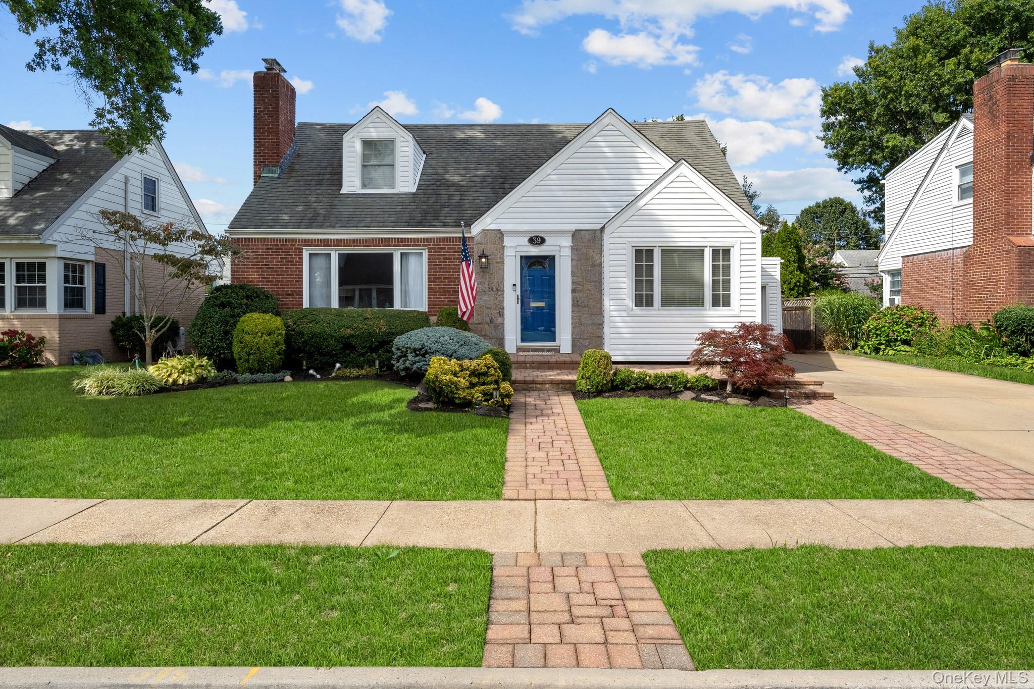 #1 photo, 39 Gateway, Rockville Centre , NY 11570